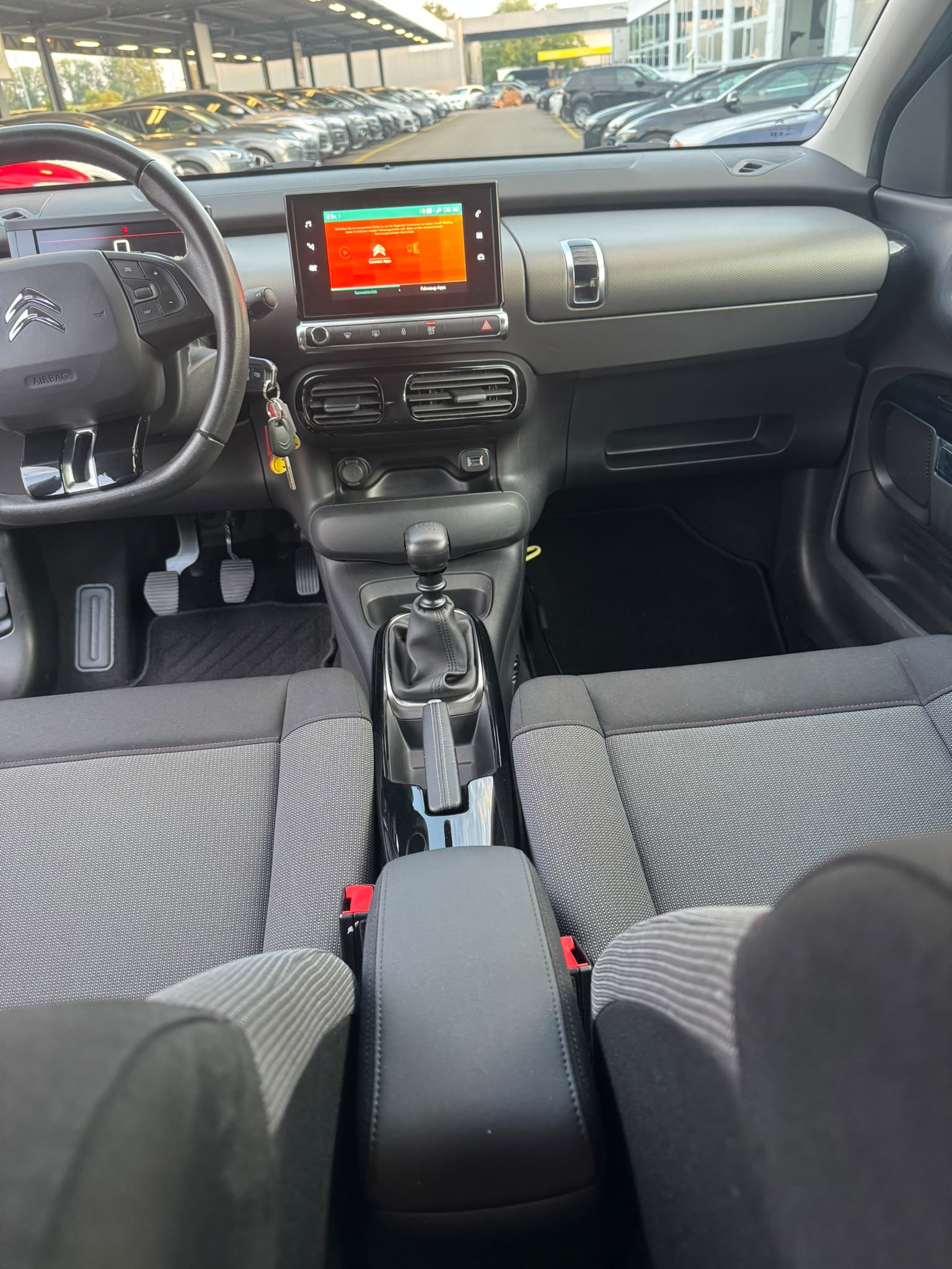CITROEN C4 Cactus 1.2 Pure Tech Feel-image-12