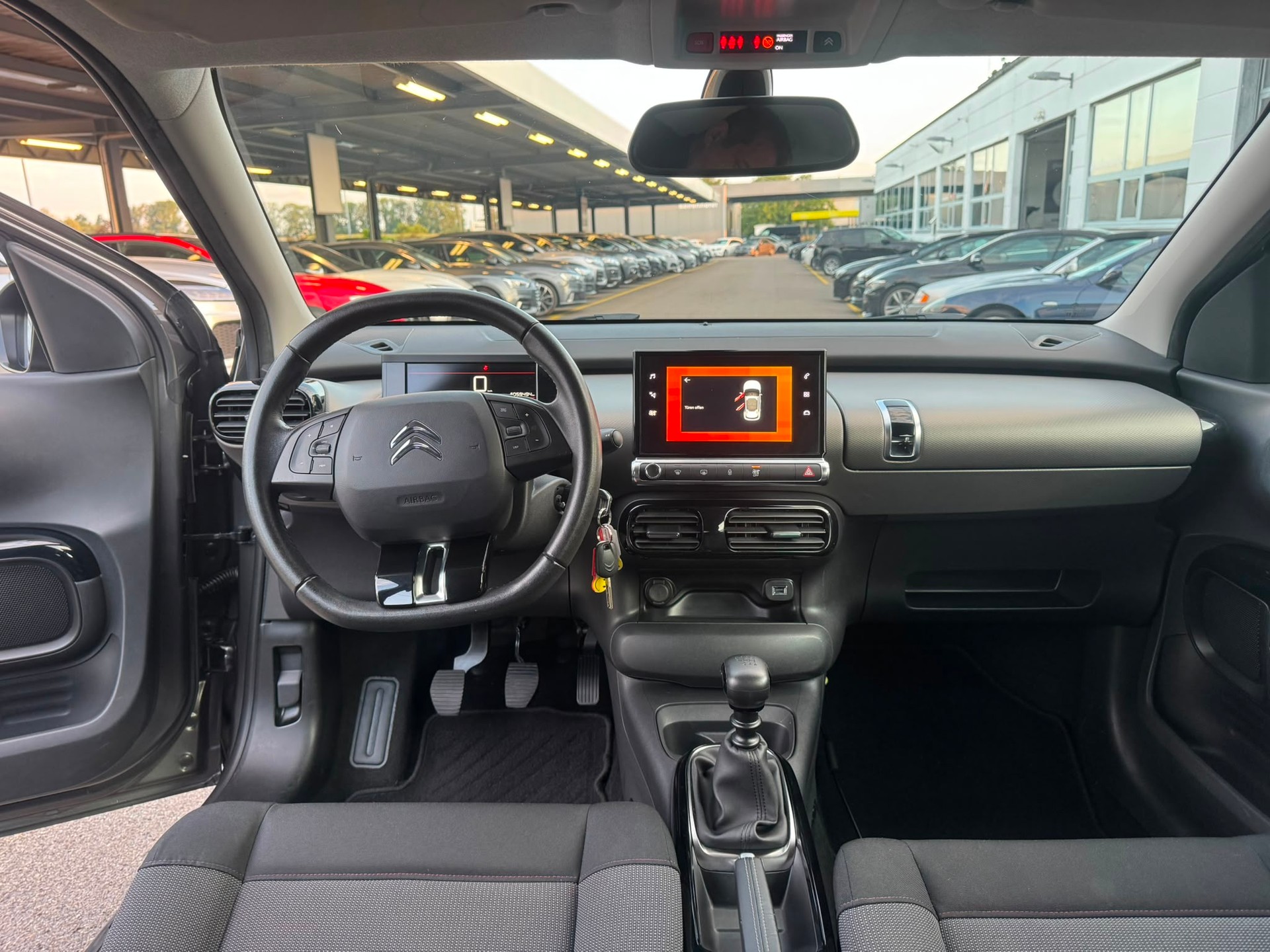 CITROEN C4 Cactus 1.2 Pure Tech Feel-image-9