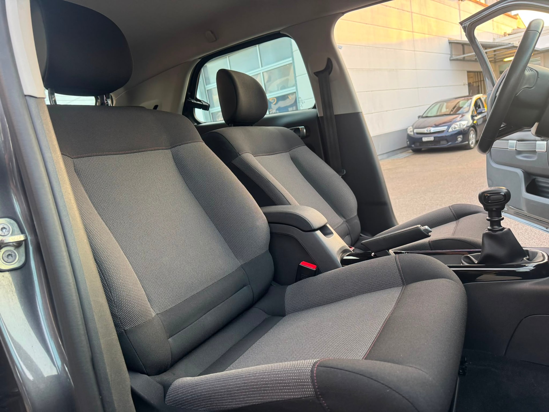 CITROEN C4 Cactus 1.2 Pure Tech Feel-image-14