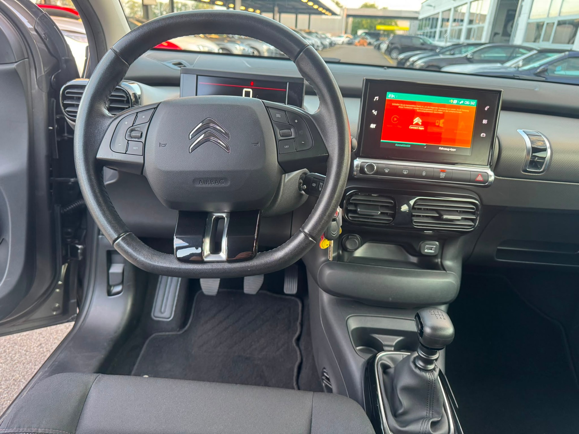CITROEN C4 Cactus 1.2 Pure Tech Feel-image-10