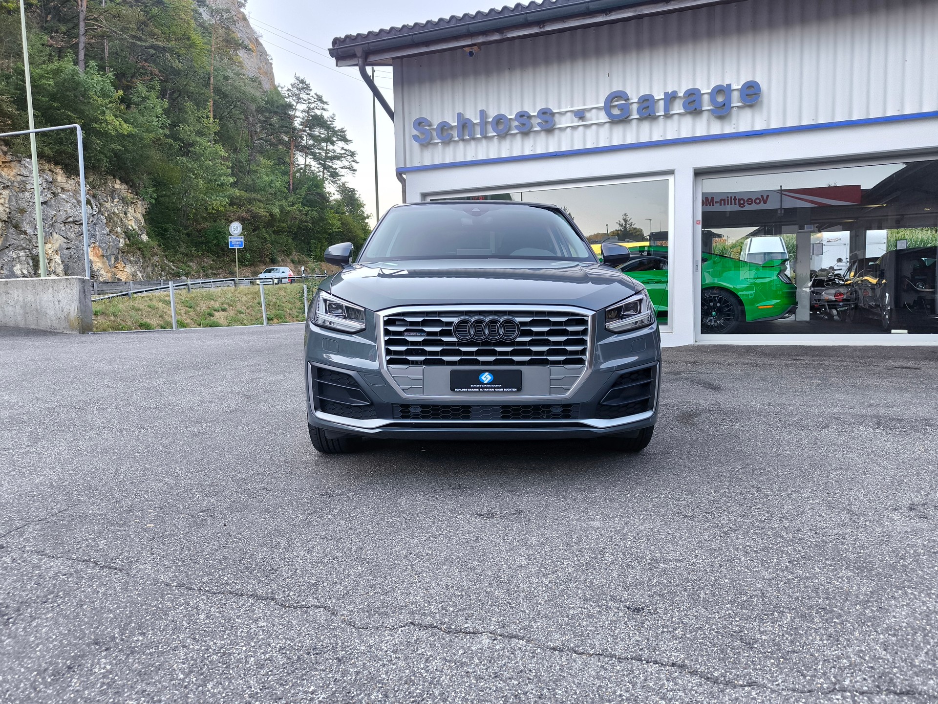 AUDI Q2 2.0 TFSI sport quattro S-tronic-image-4