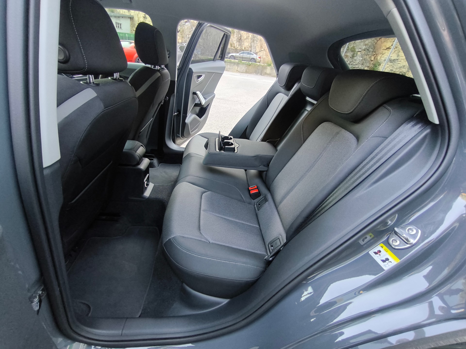 AUDI Q2 2.0 TFSI sport quattro S-tronic-image-25