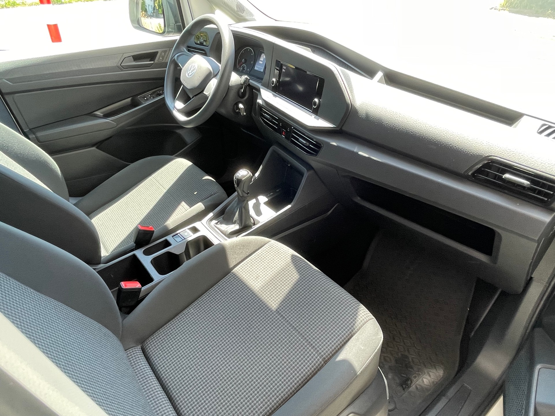 VW Caddy Cargo 2.0TDI-image-3