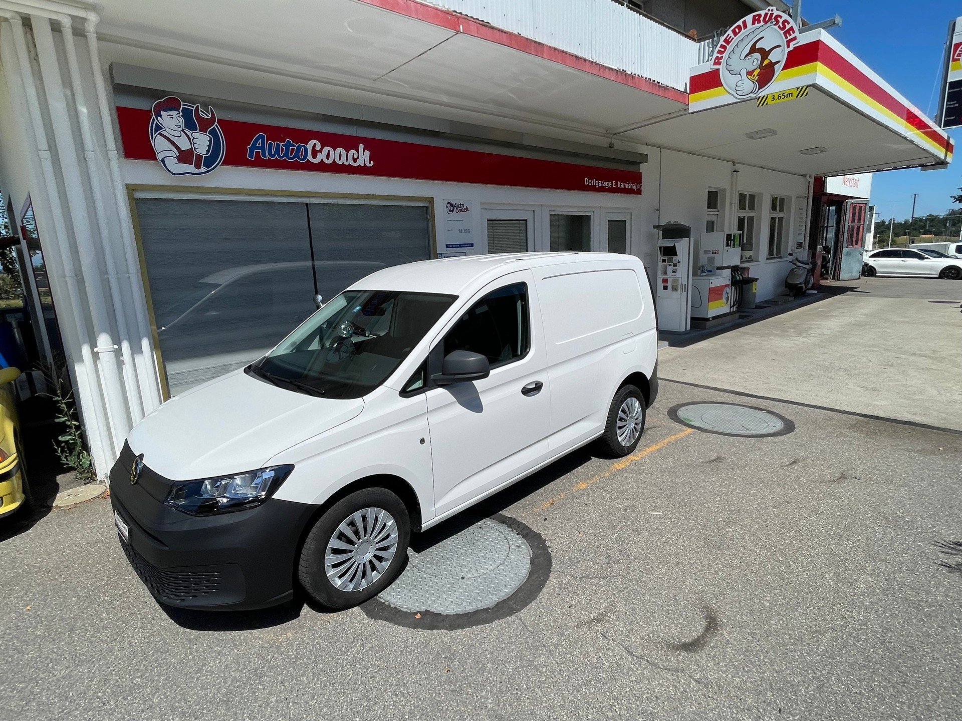 VW Caddy Cargo 2.0TDI-image-2
