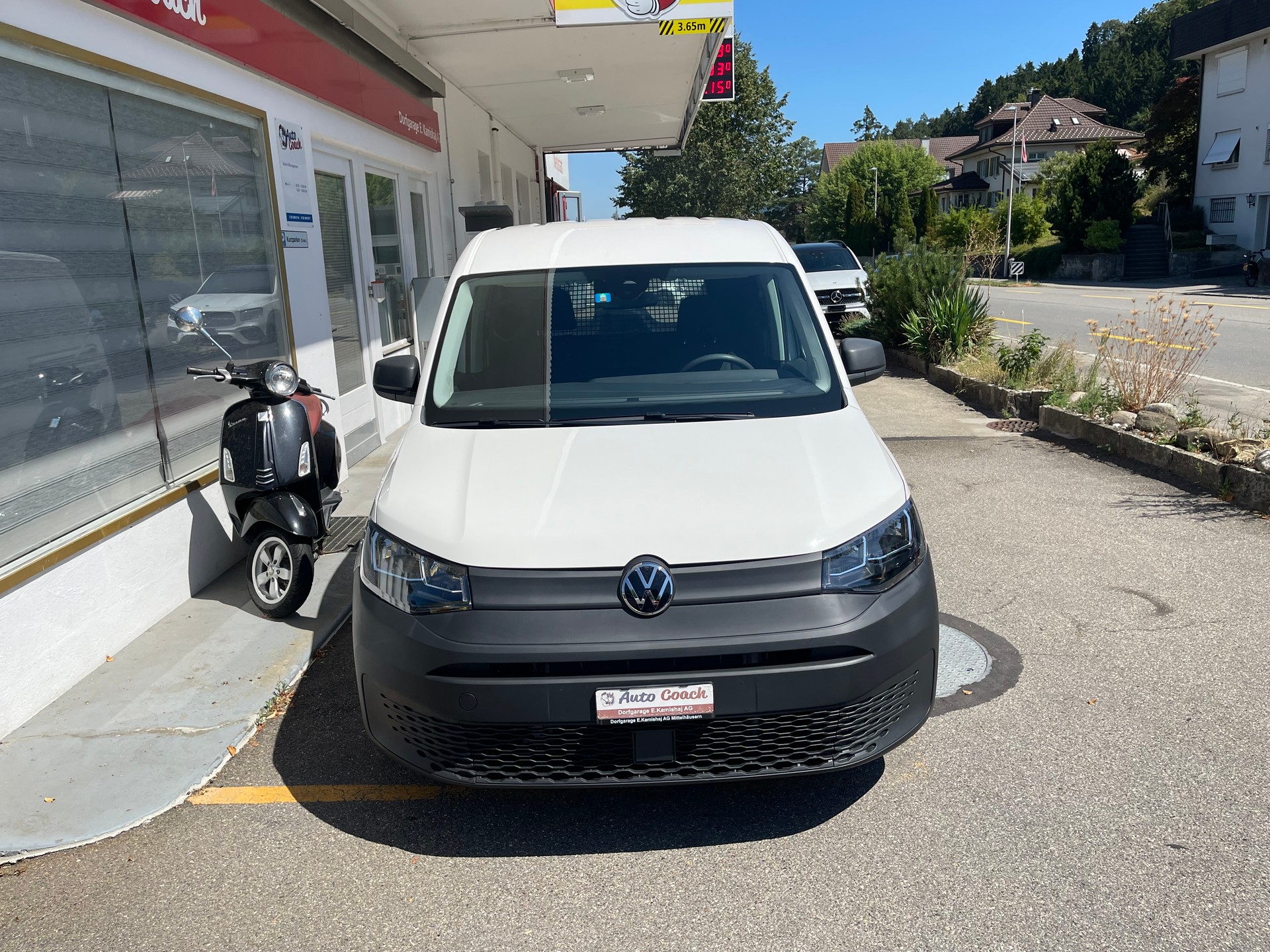 VW Caddy Cargo 2.0TDI-image-1