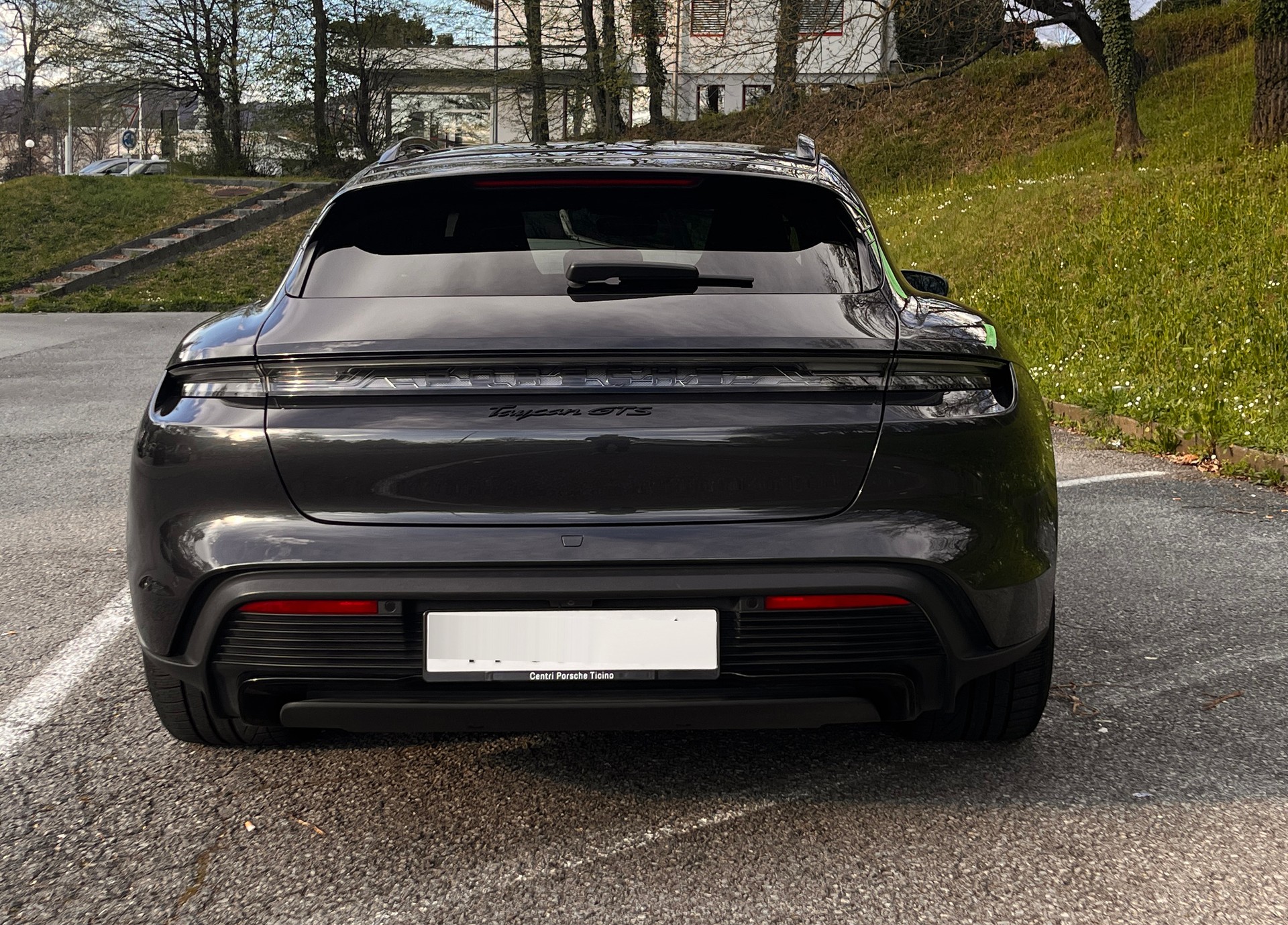 PORSCHE GTS-image-3