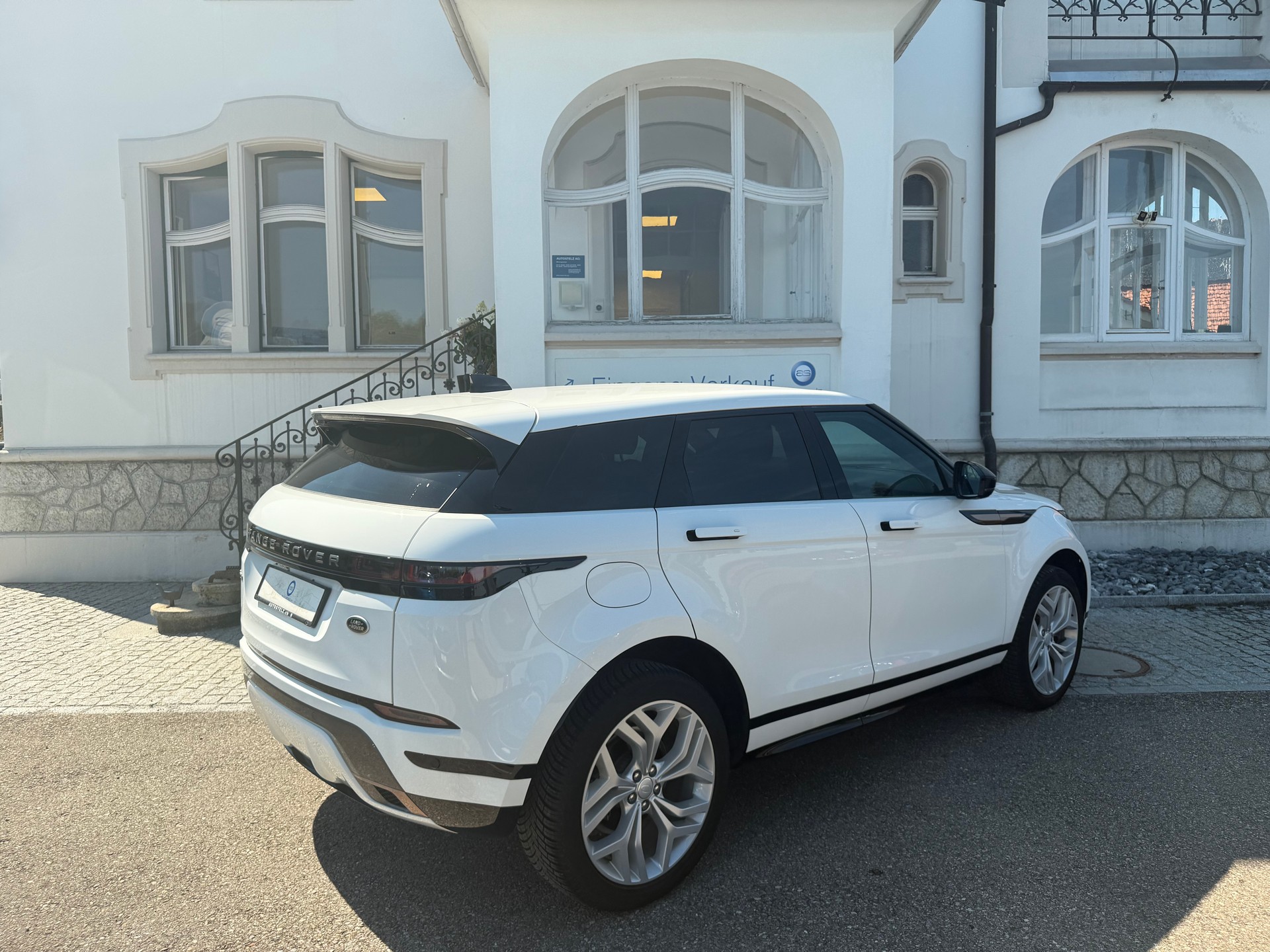 LAND ROVER Range Rover Evoque 2.0 T R-Dynamic SE-image-3