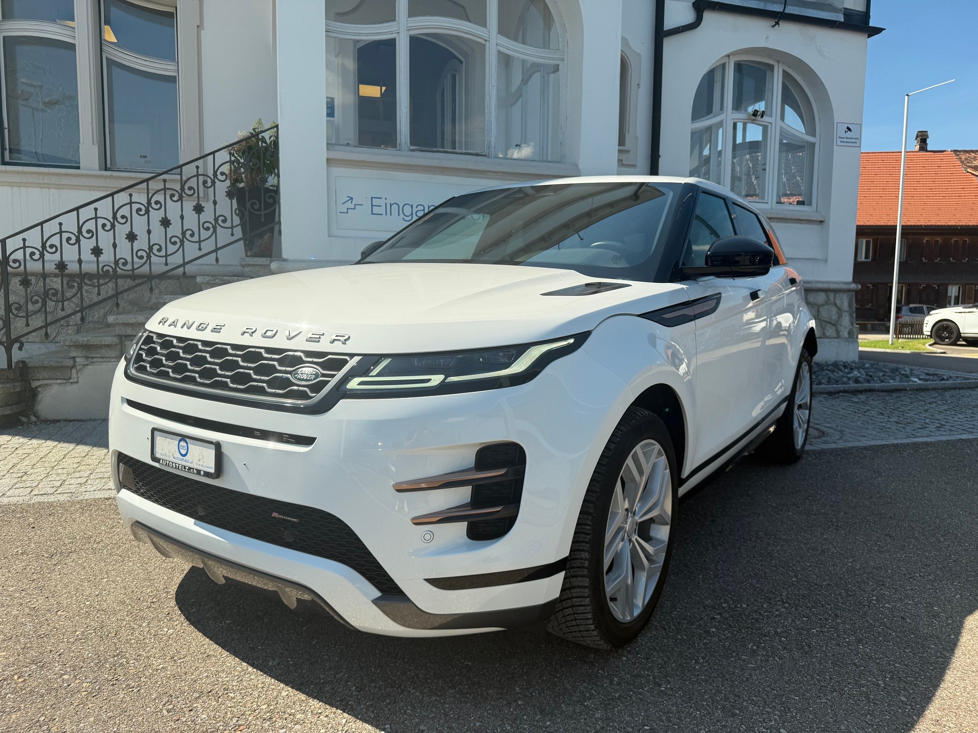 LAND ROVER Range Rover Evoque 2.0 T R-Dynamic SE-image-1