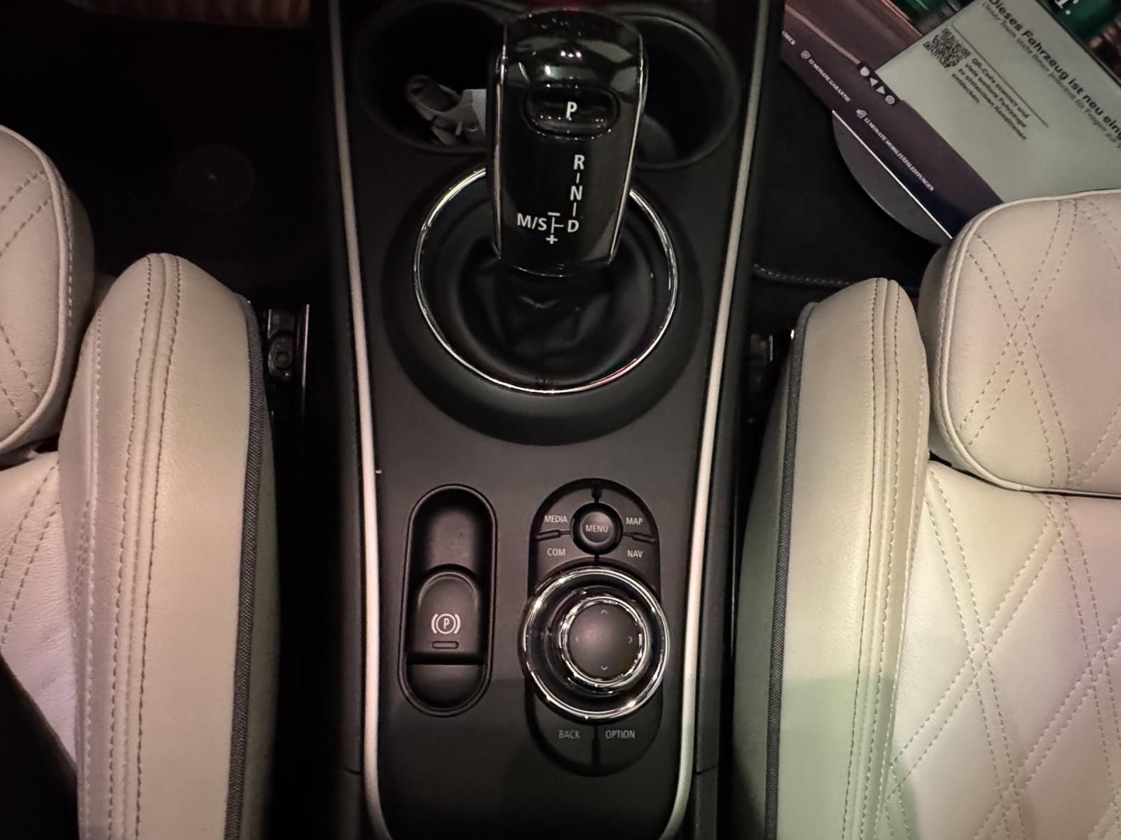 MINI Countryman F60 2.0i Cooper S SAG ALL4-image-19