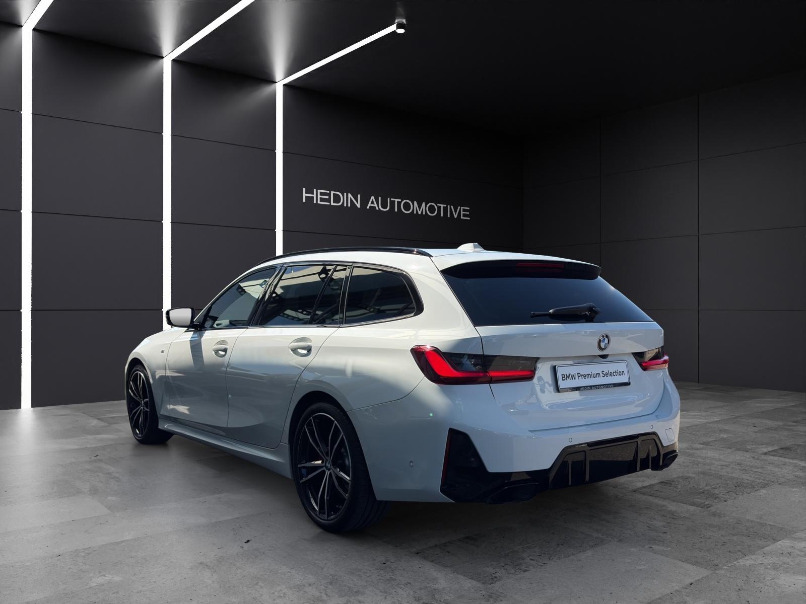 BMW M340i xDrive Touring-showroom-element-3