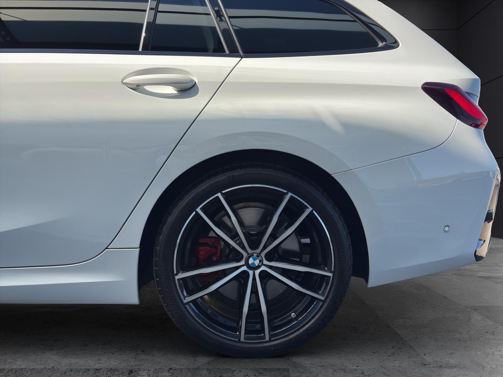 BMW M340i xDrive Touring-image-8