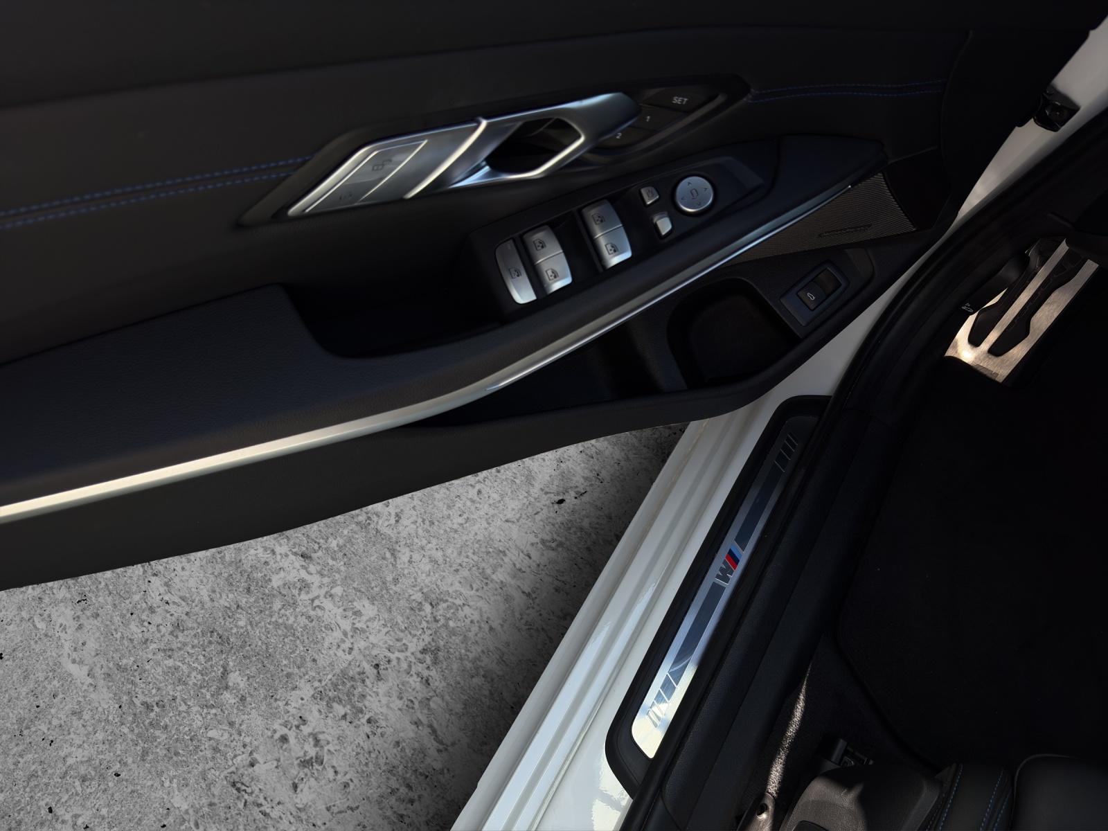 BMW M340i xDrive Touring-image-12