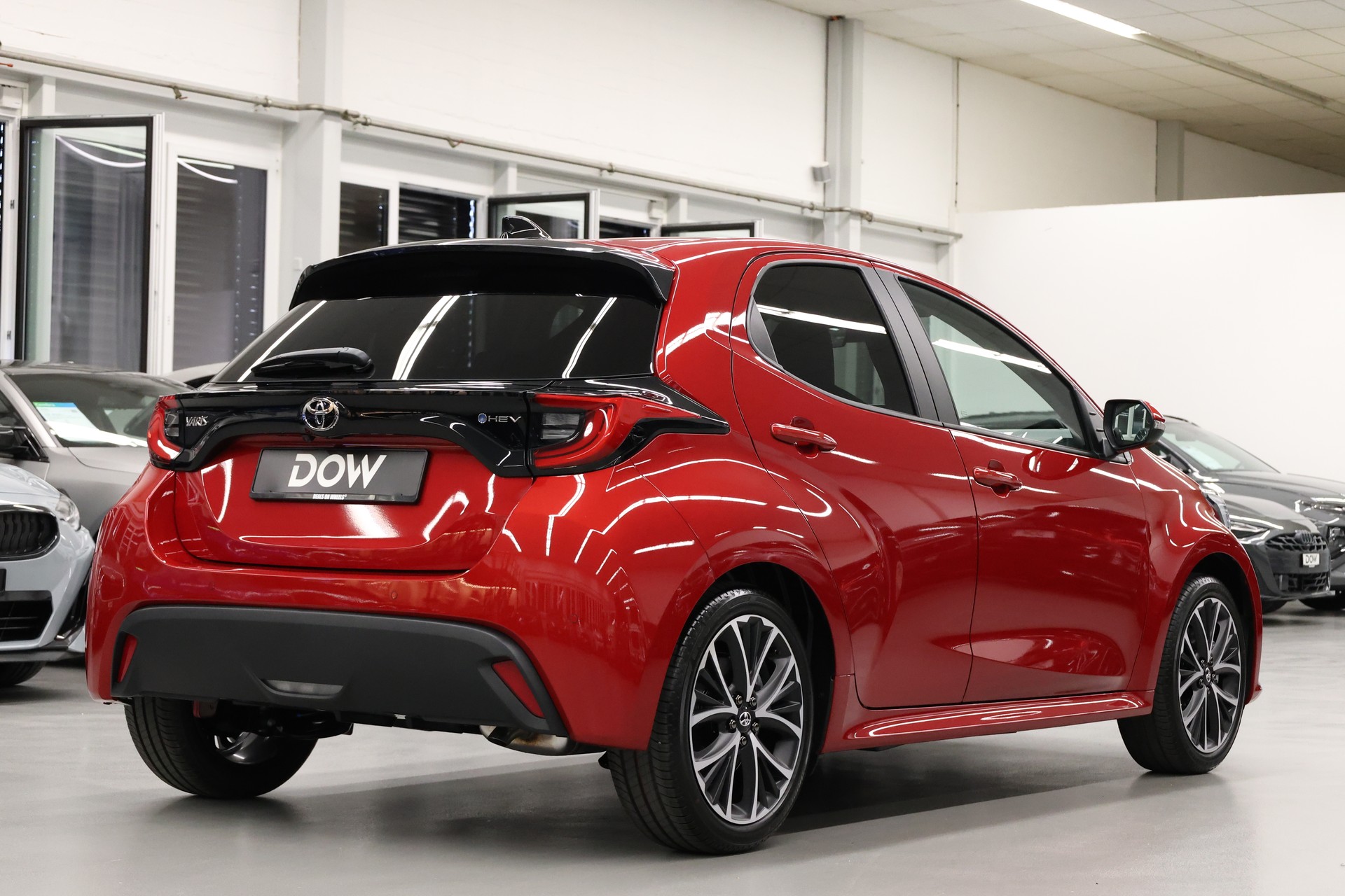 TOYOTA Yaris 1.5 VVT-i HSD Teamplayer-image-4