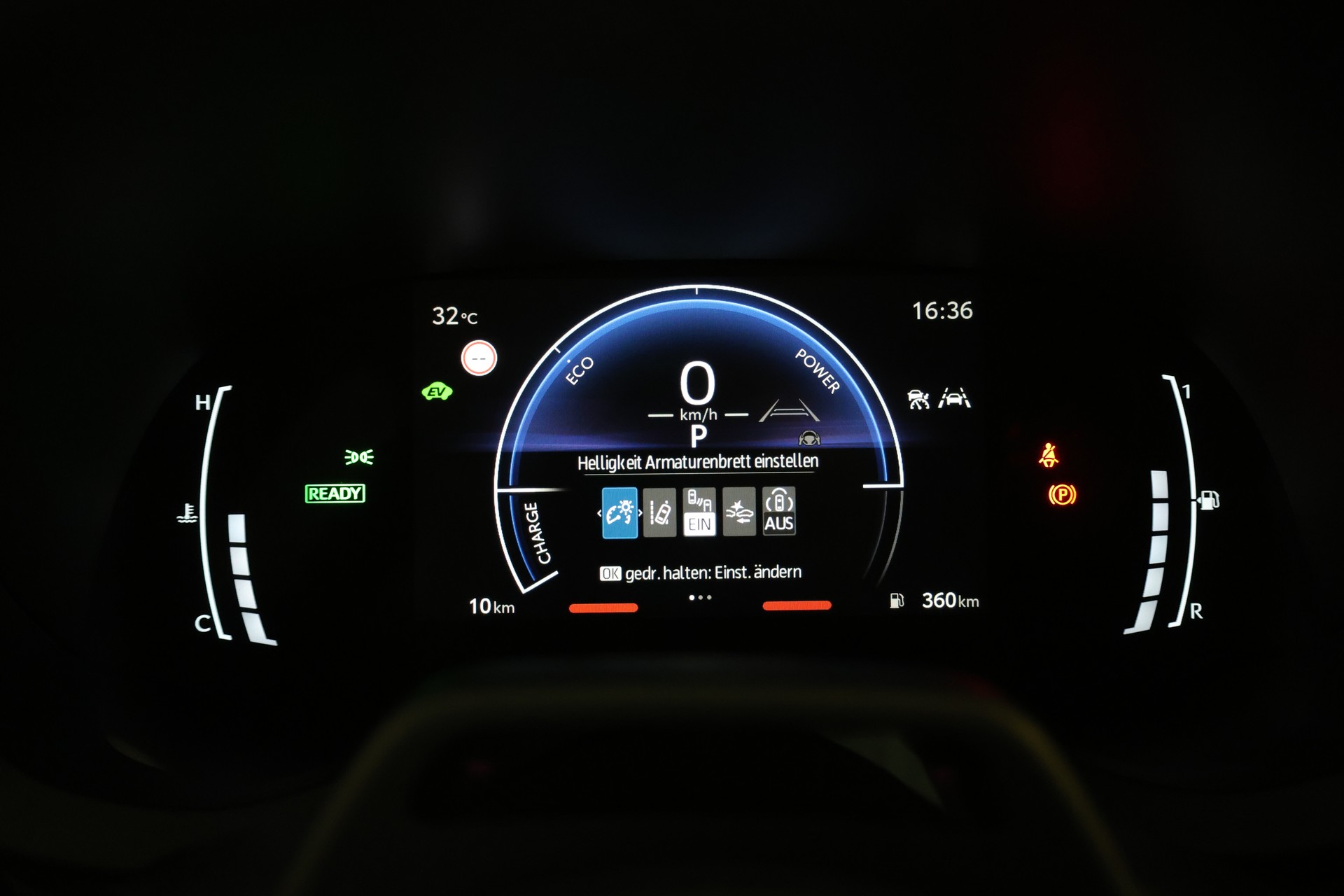 TOYOTA Yaris 1.5 VVT-i HSD Teamplayer-image-25