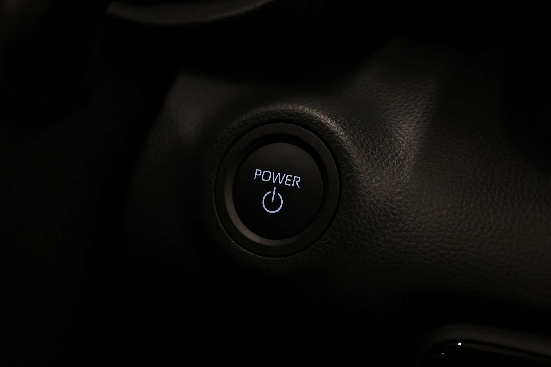 TOYOTA Yaris 1.5 VVT-i HSD Teamplayer-image-29