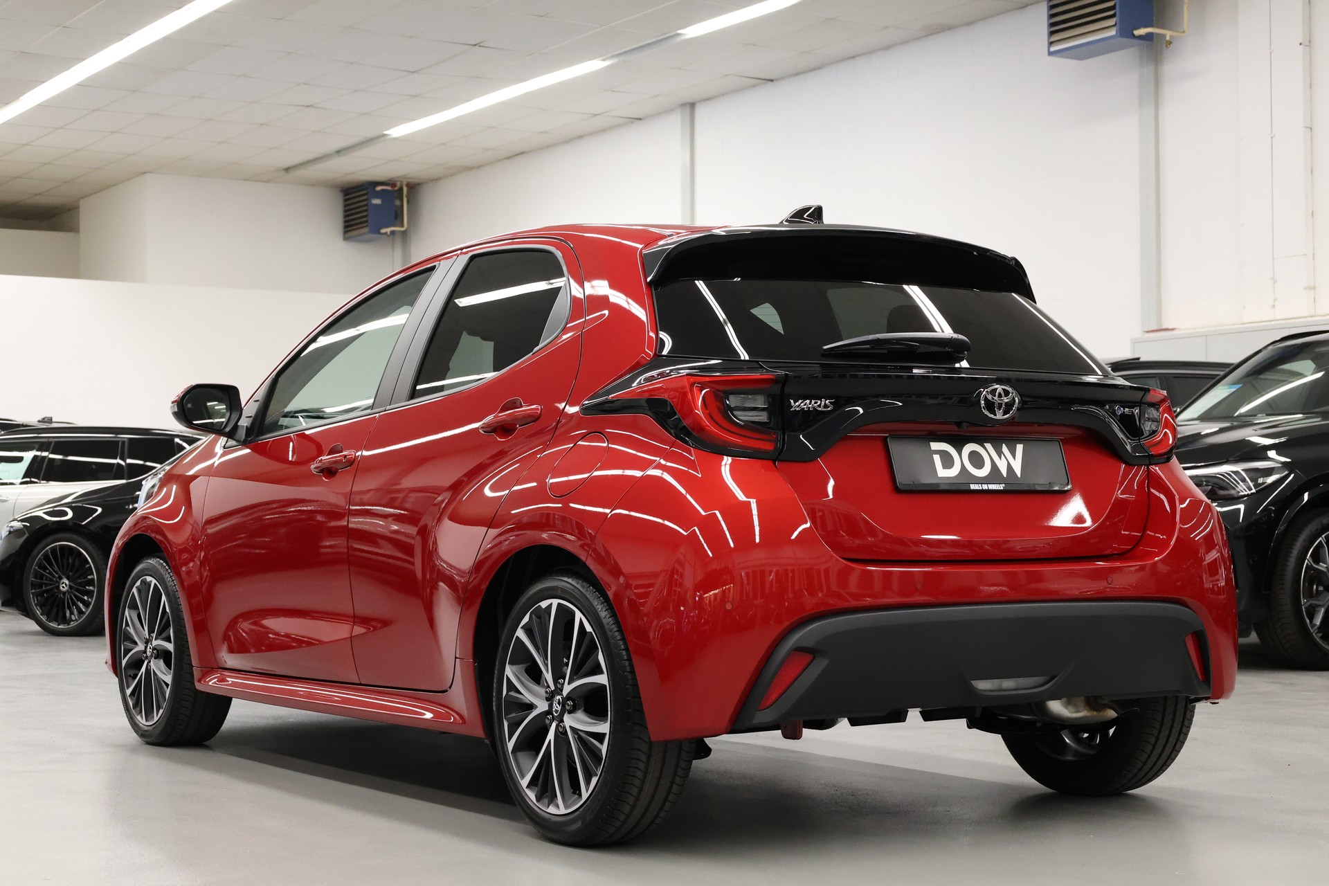 TOYOTA Yaris 1.5 VVT-i HSD Teamplayer-image-5