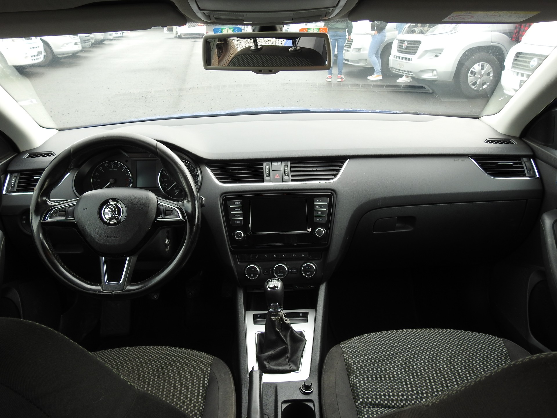 SKODA Octavia Combi 1.6 TDI Style 4x4-image-15