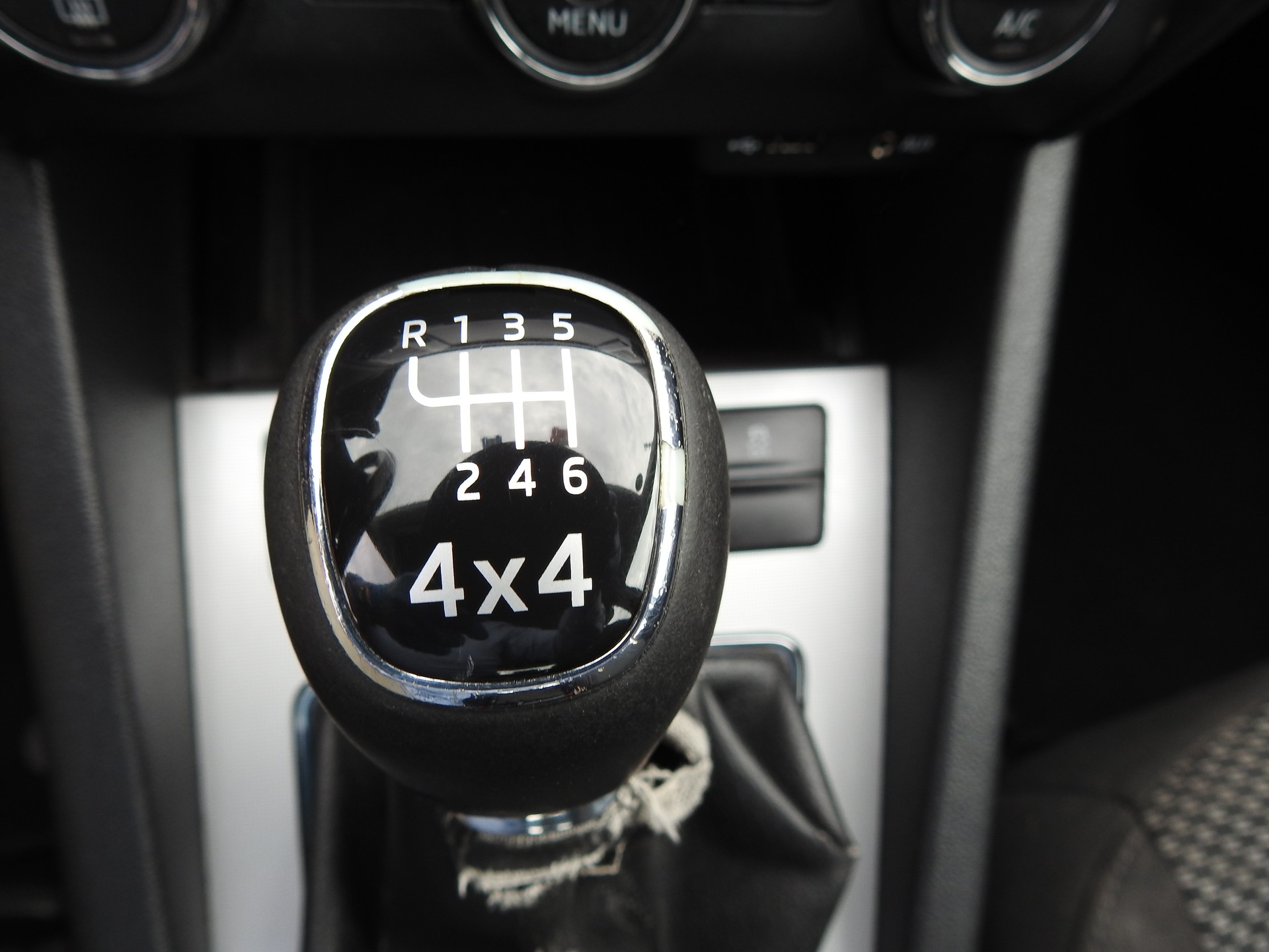 SKODA Octavia Combi 1.6 TDI Style 4x4-image-19