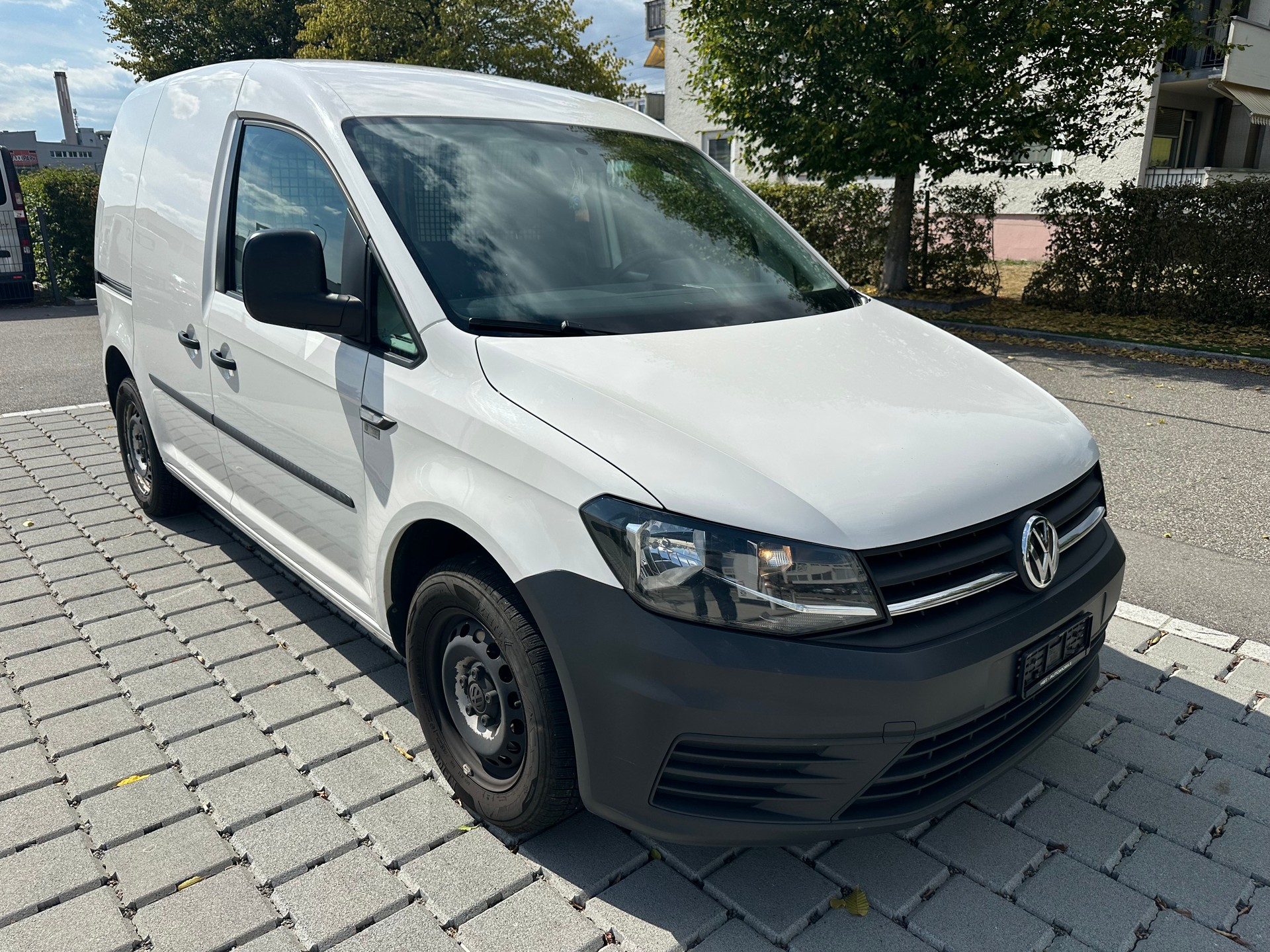 VW Caddy 2.0TDI BlueMotion Technology-image-0