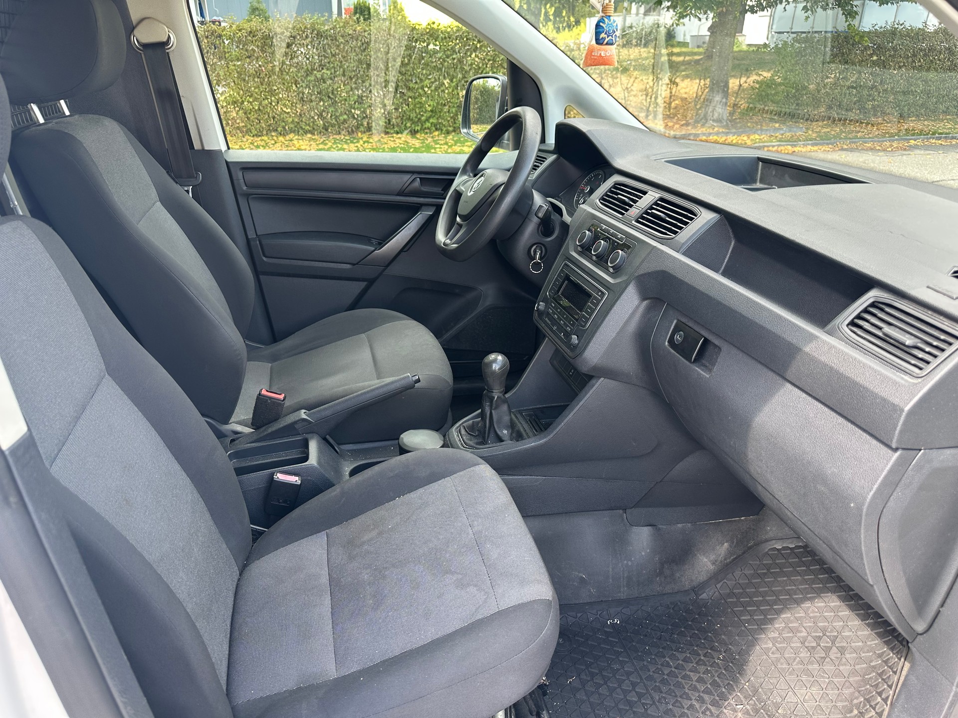 VW Caddy 2.0TDI BlueMotion Technology-image-4