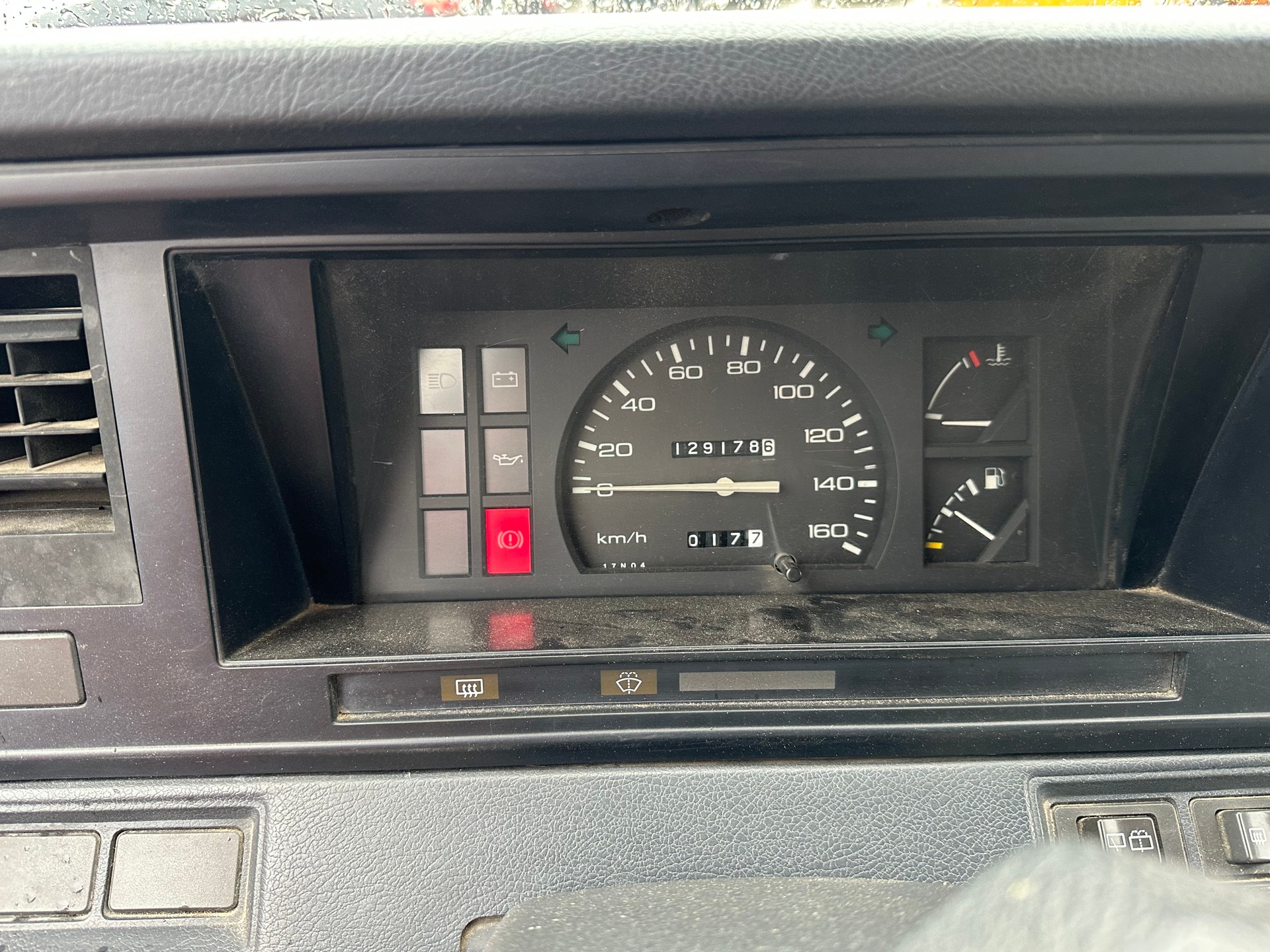 NISSAN Urvan 2.4-image-5