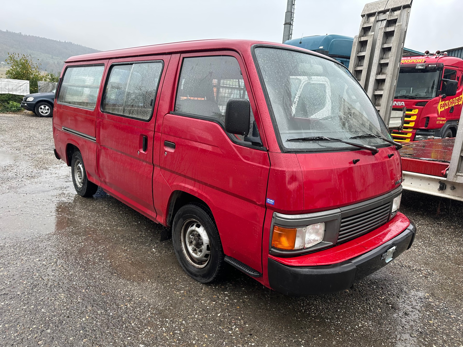 NISSAN Urvan 2.4-image-1