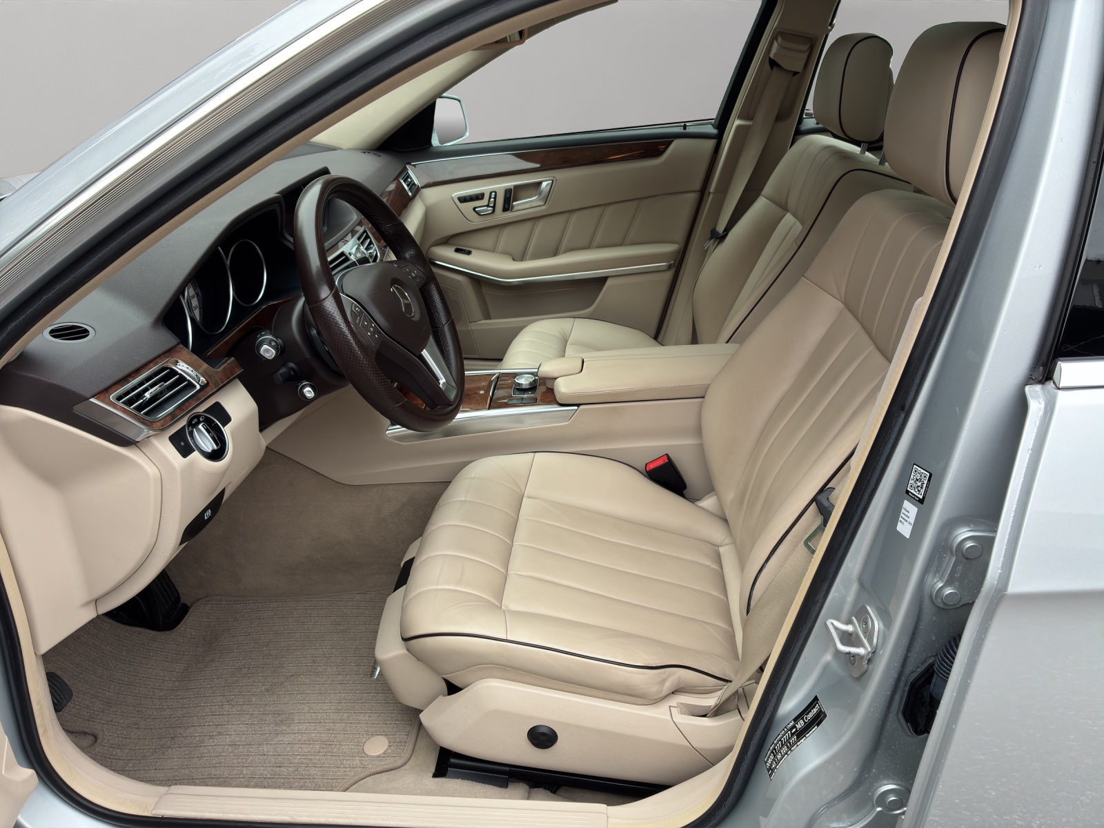 MERCEDES-BENZ E 400 Avantgarde 4Matic 7G-Tronic-image-9