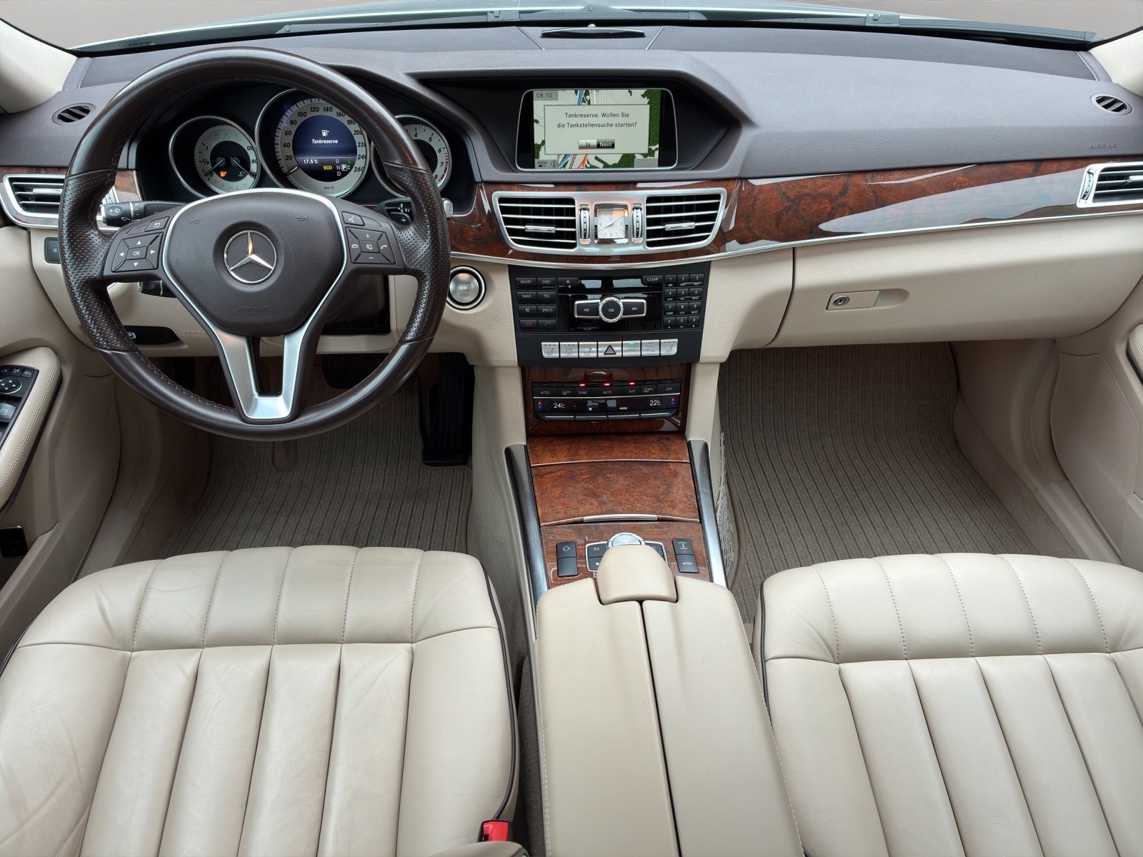 MERCEDES-BENZ E 400 Avantgarde 4Matic 7G-Tronic-image-8