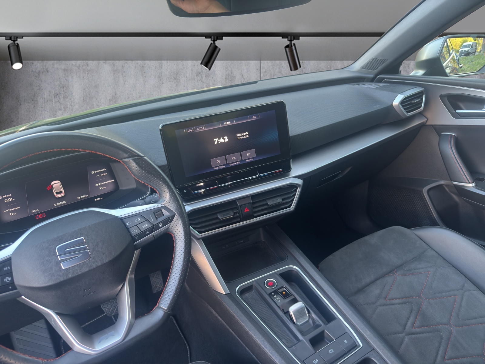 SEAT Leon ST 1.5 eTSI mHEV DSG FR-image-9