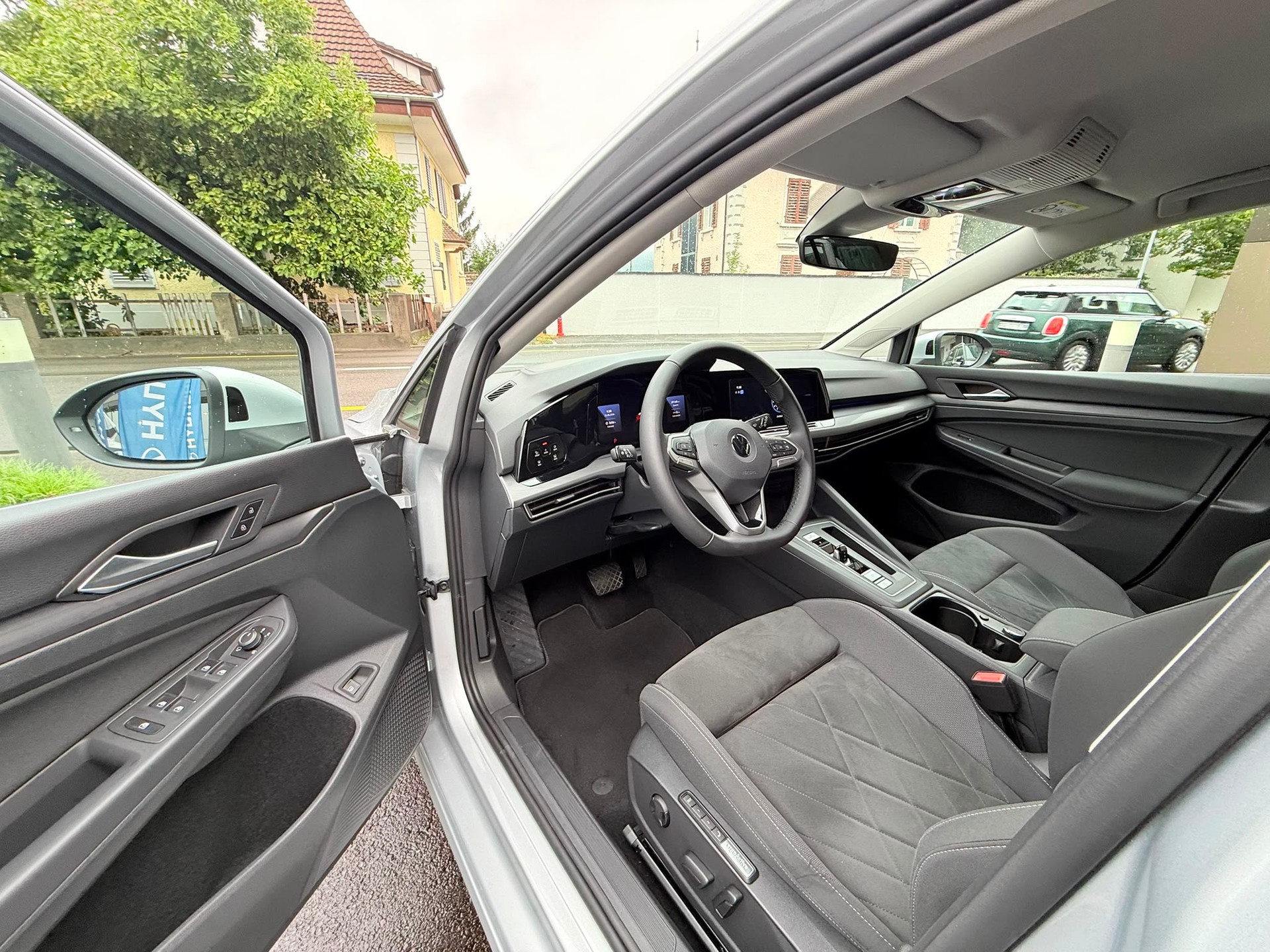 VW Golf 1.4 TSI PHEV Style-image-13