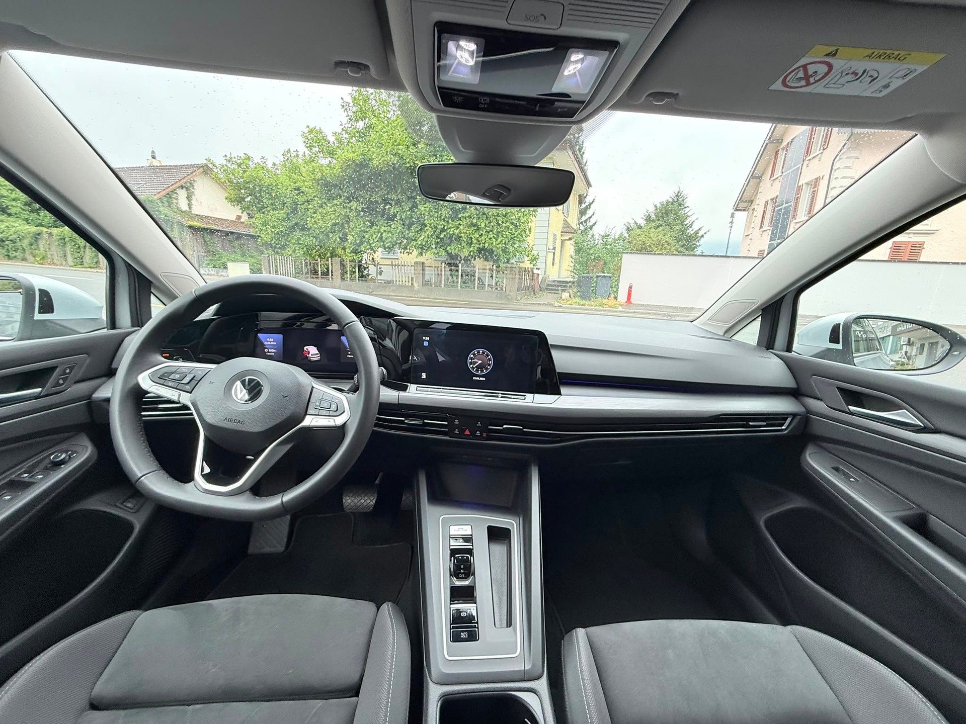 VW Golf 1.4 TSI PHEV Style-image-11