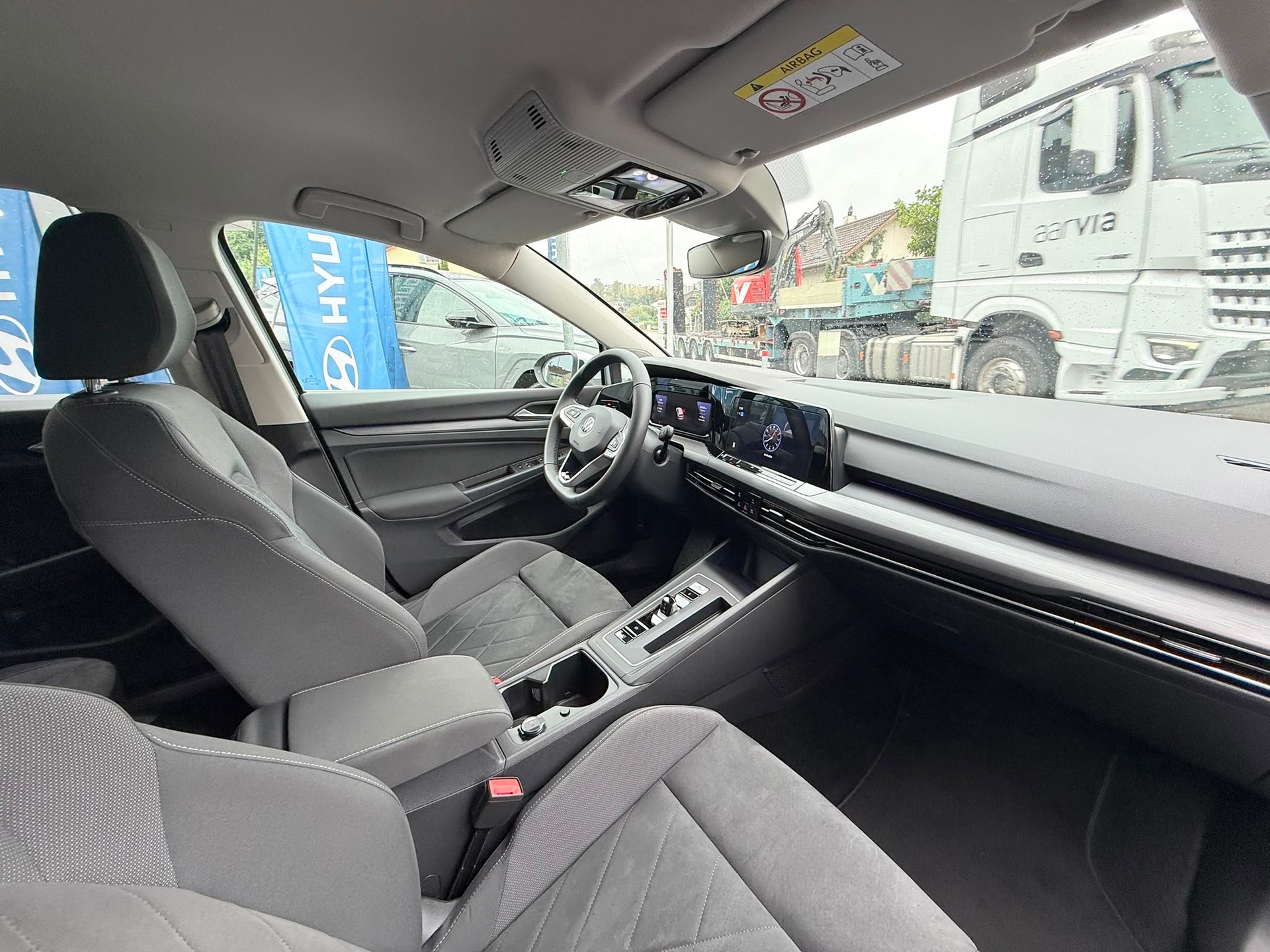 VW Golf 1.4 TSI PHEV Style-image-12