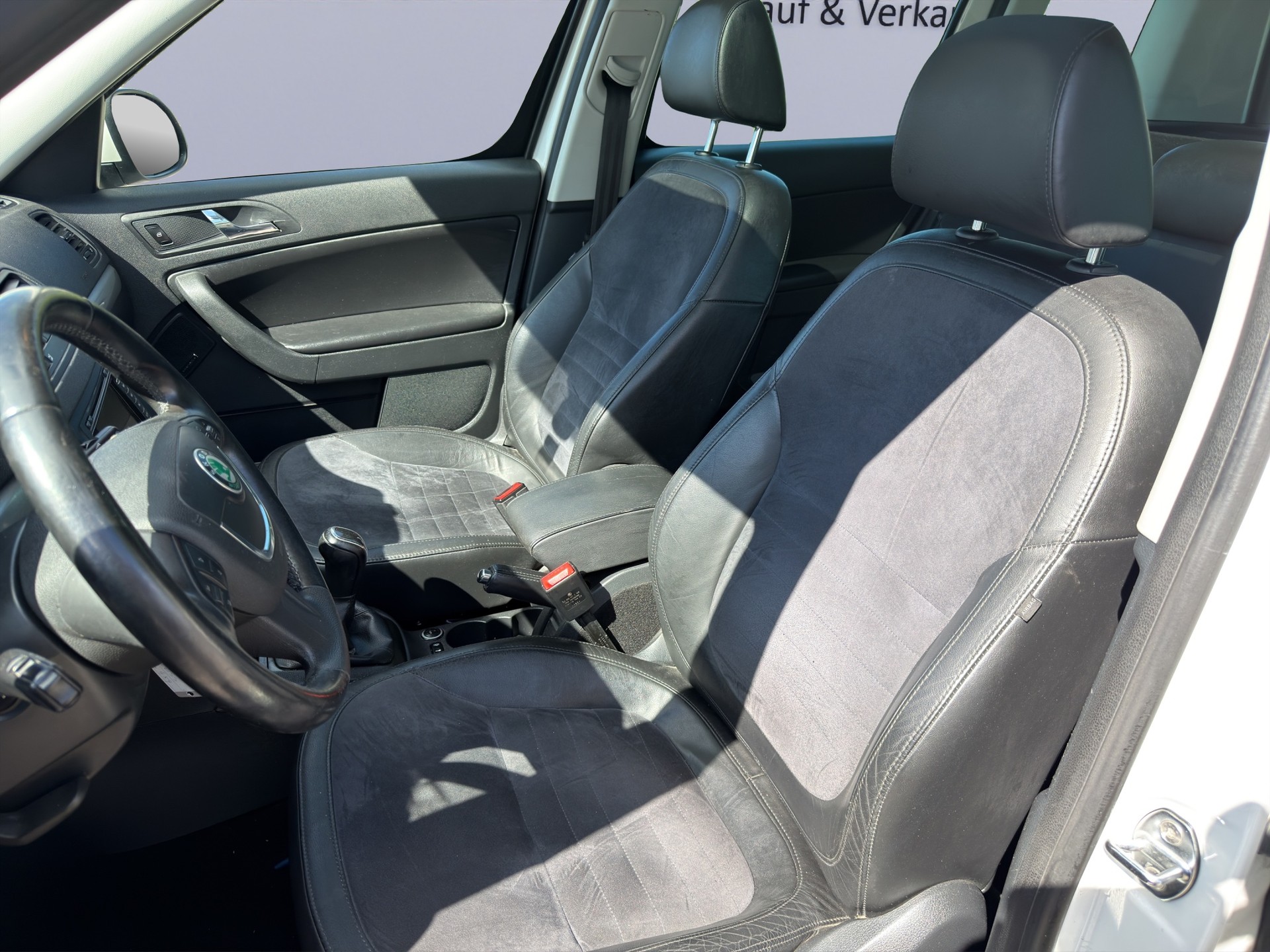 SKODA YETI 1.8 TSI 4x4-image-16