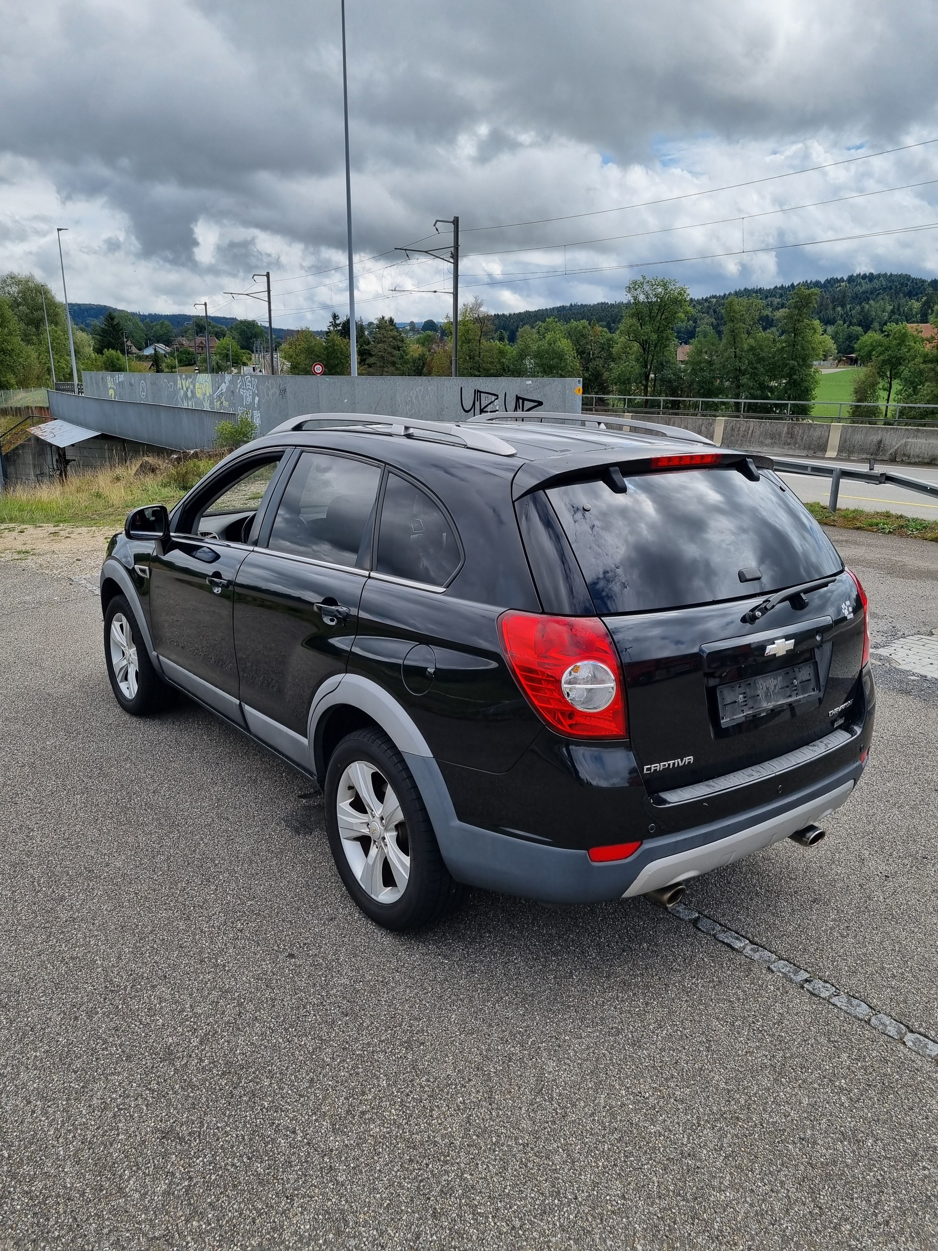 CHEVROLET Captiva 2.4 100 Anniversary 4WD Automatic-image-2