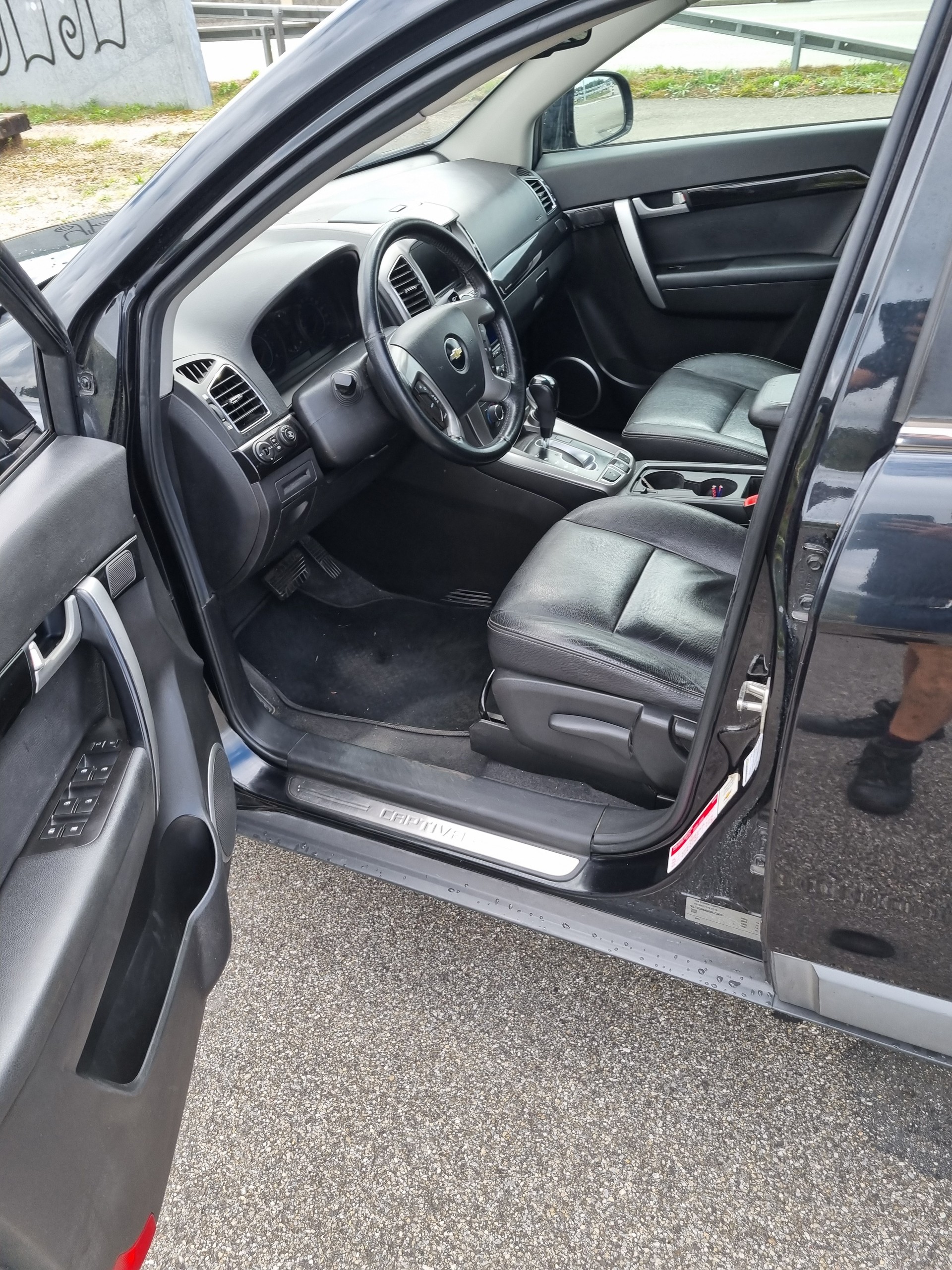 CHEVROLET Captiva 2.4 100 Anniversary 4WD Automatic-image-7