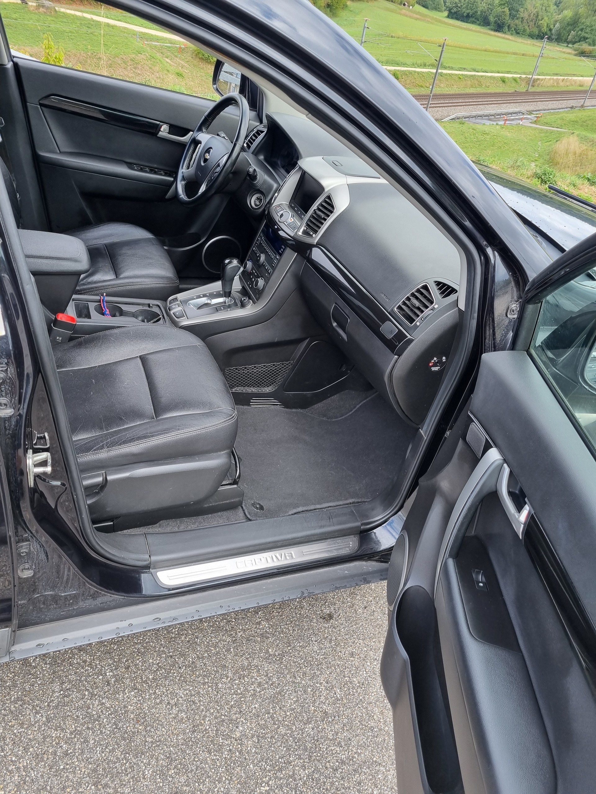 CHEVROLET Captiva 2.4 100 Anniversary 4WD Automatic-image-5