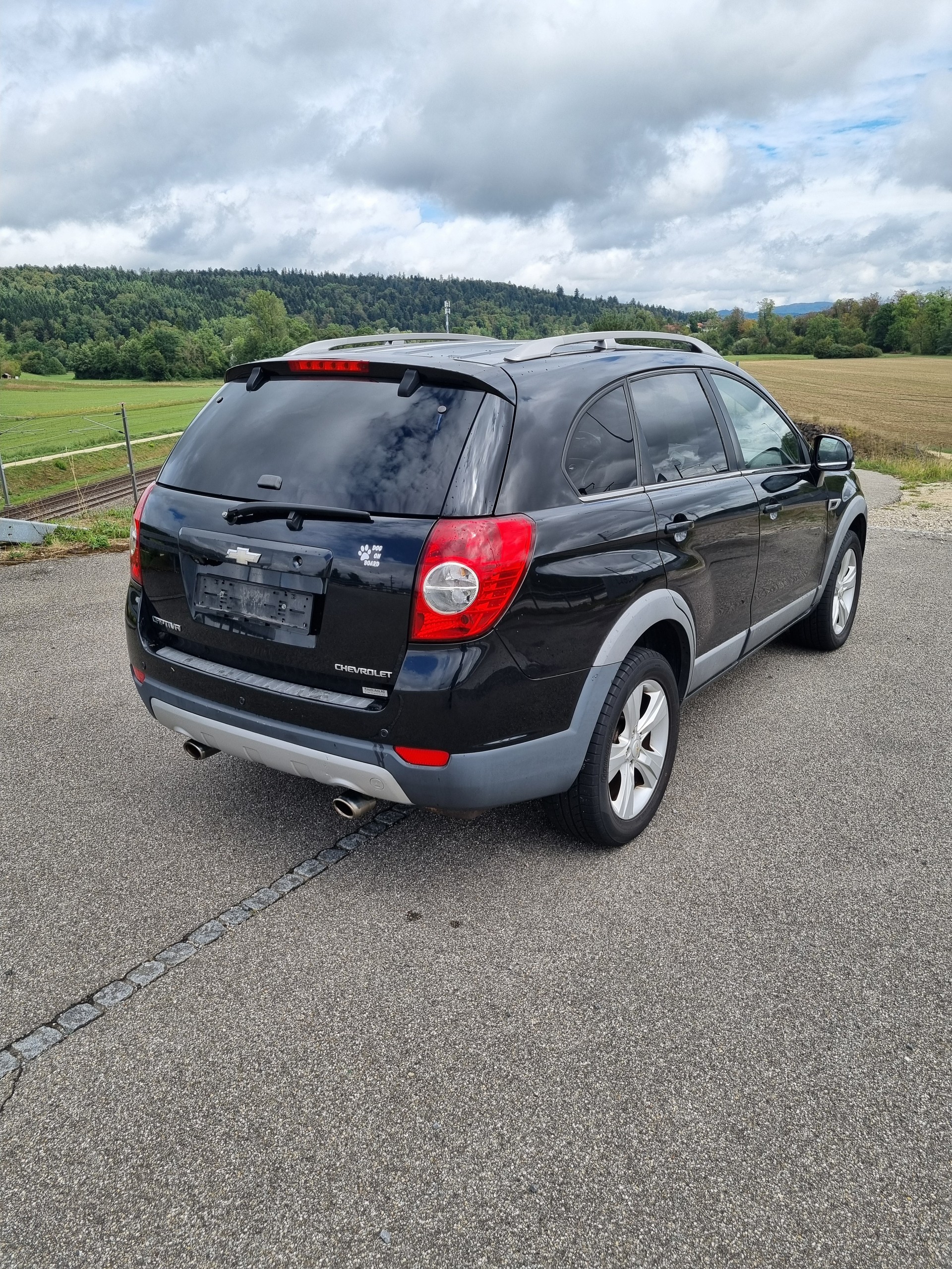 CHEVROLET Captiva 2.4 100 Anniversary 4WD Automatic-image-3