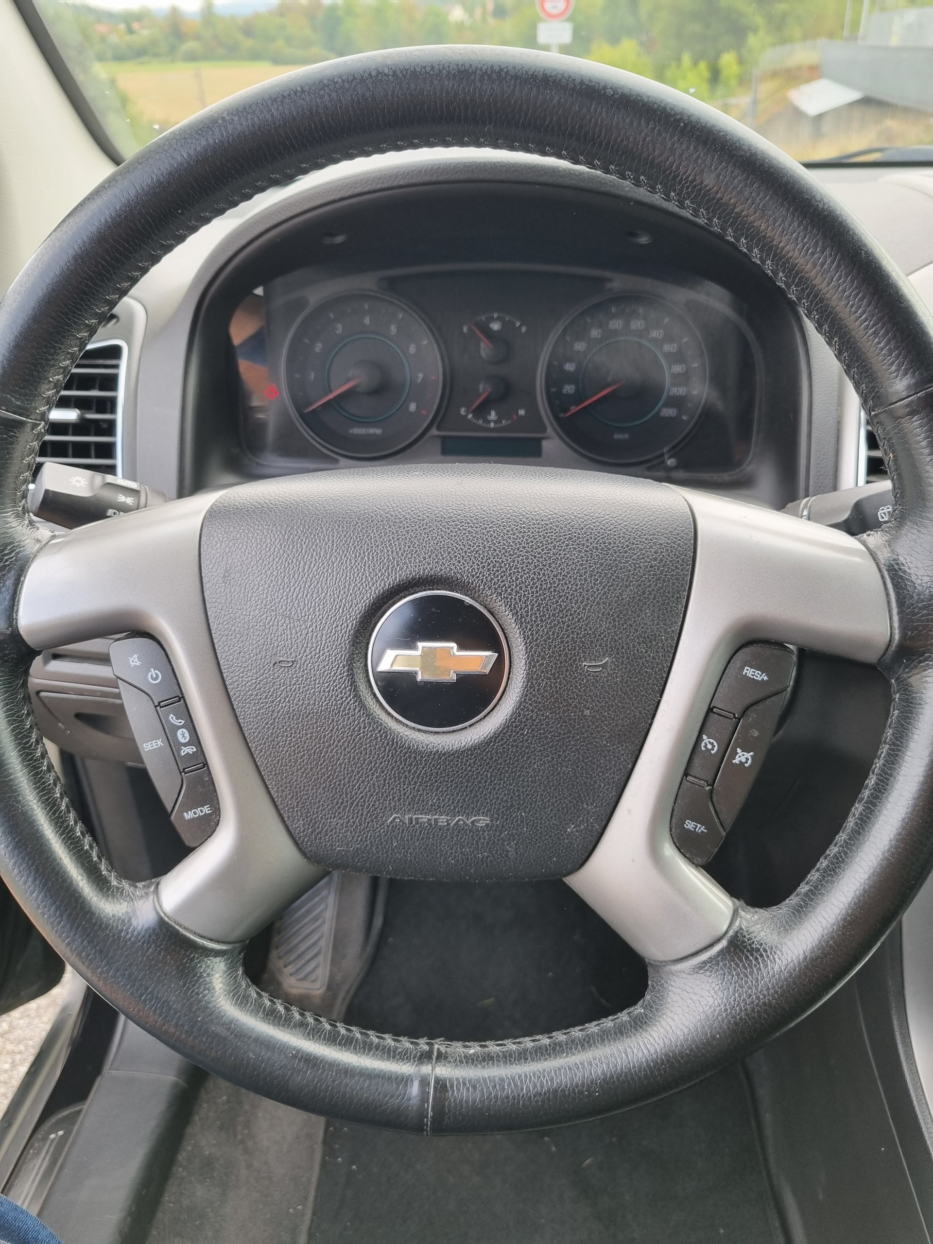 CHEVROLET Captiva 2.4 100 Anniversary 4WD Automatic-image-9