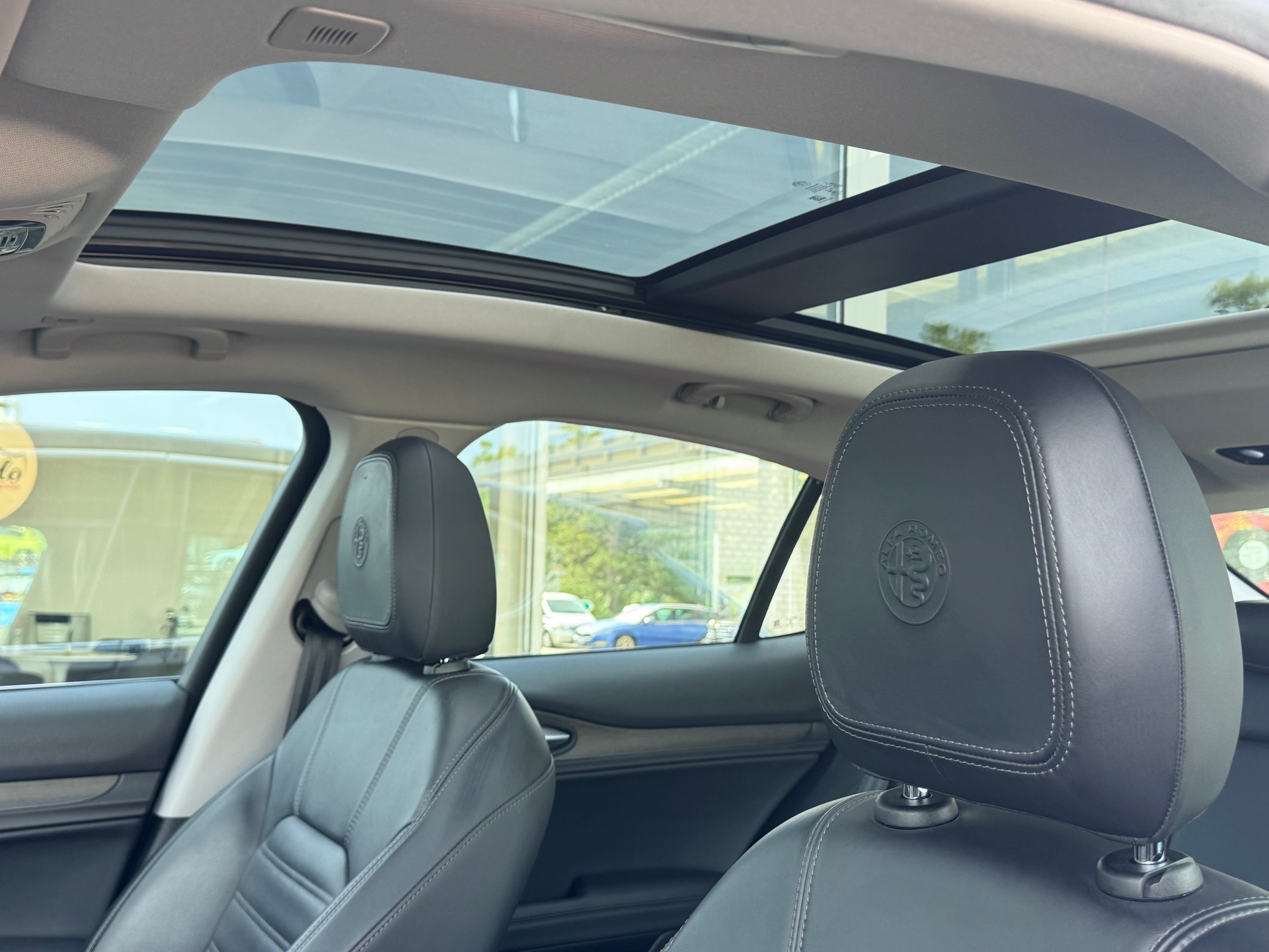 ALFA ROMEO Stelvio 2.2 JTDM Super+4x4+Automat++Navi+Bluetooth+Rückfahrkamera+Ledersitze+Panorama-Glasdach+19"Alu"Winterräder+frisch ab MFK-image-13