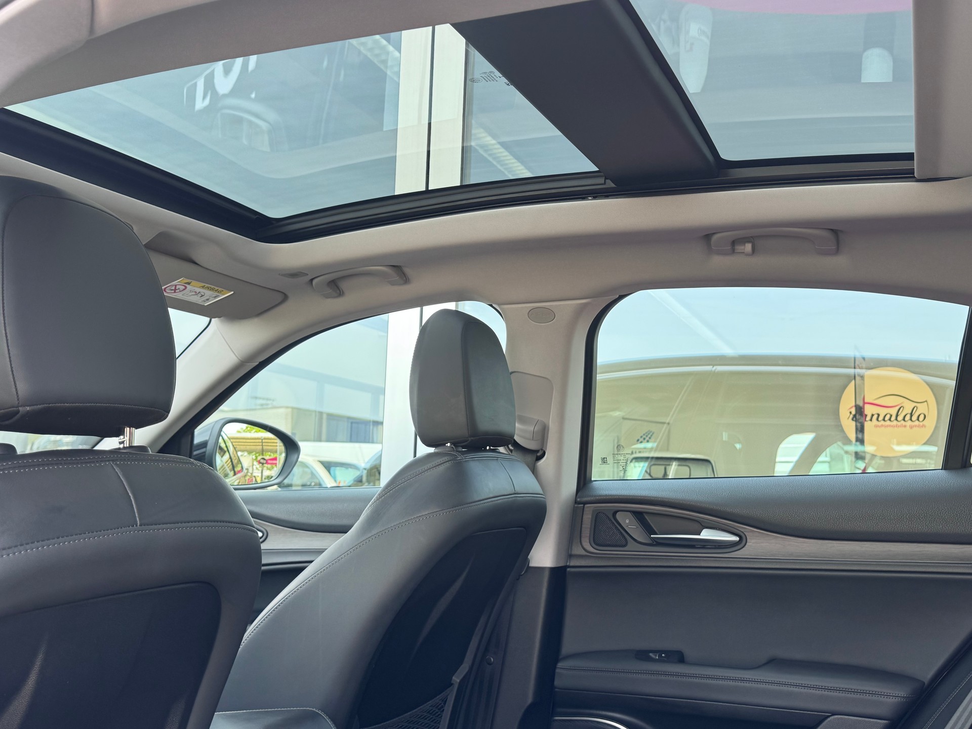 ALFA ROMEO Stelvio 2.2 JTDM Super+4x4+Automat++Navi+Bluetooth+Rückfahrkamera+Ledersitze+Panorama-Glasdach+19"Alu"Winterräder+frisch ab MFK-image-10