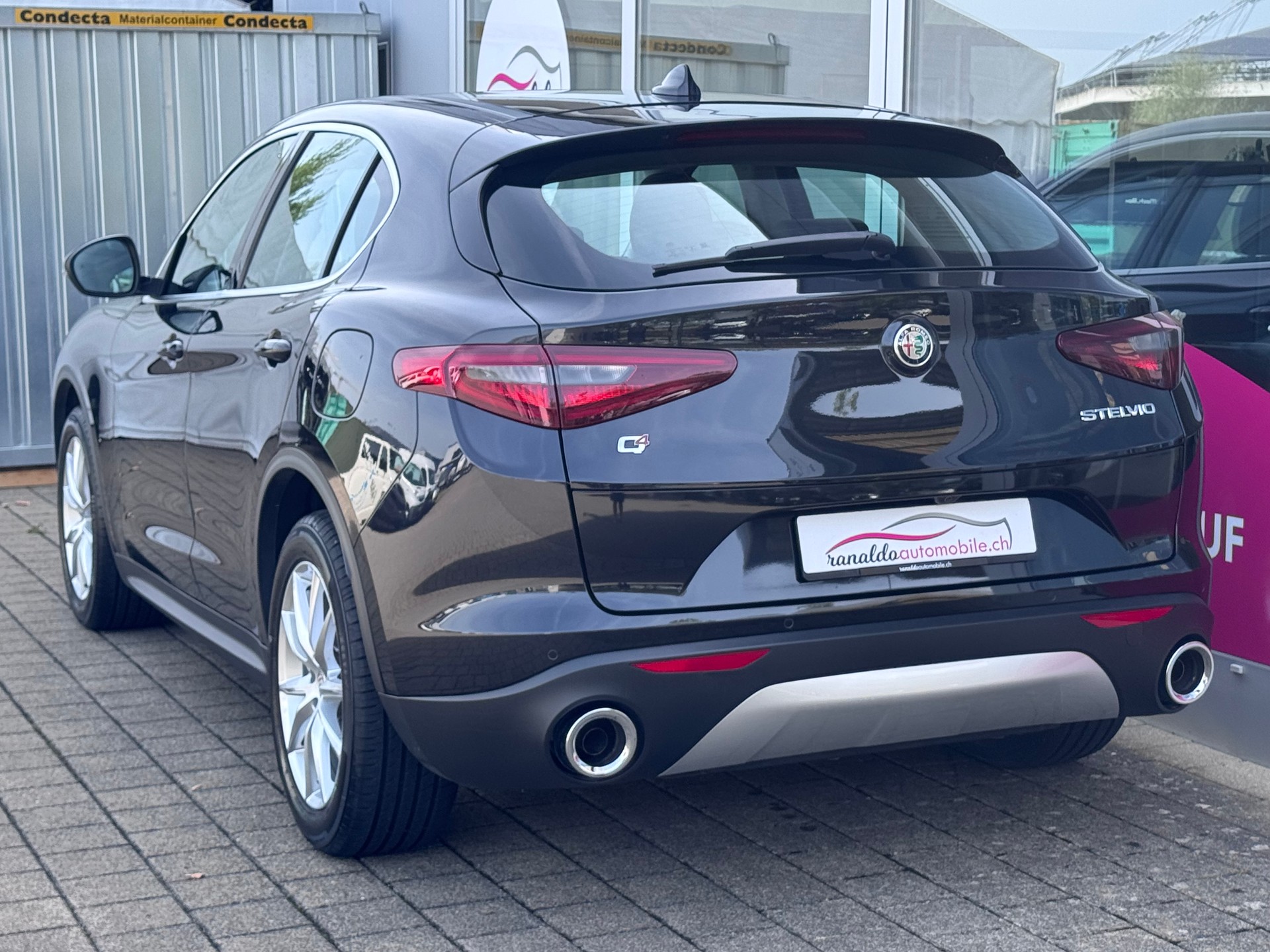 ALFA ROMEO Stelvio 2.2 JTDM Super+4x4+Automat++Navi+Bluetooth+Rückfahrkamera+Ledersitze+Panorama-Glasdach+19"Alu"Winterräder+frisch ab MFK-image-6