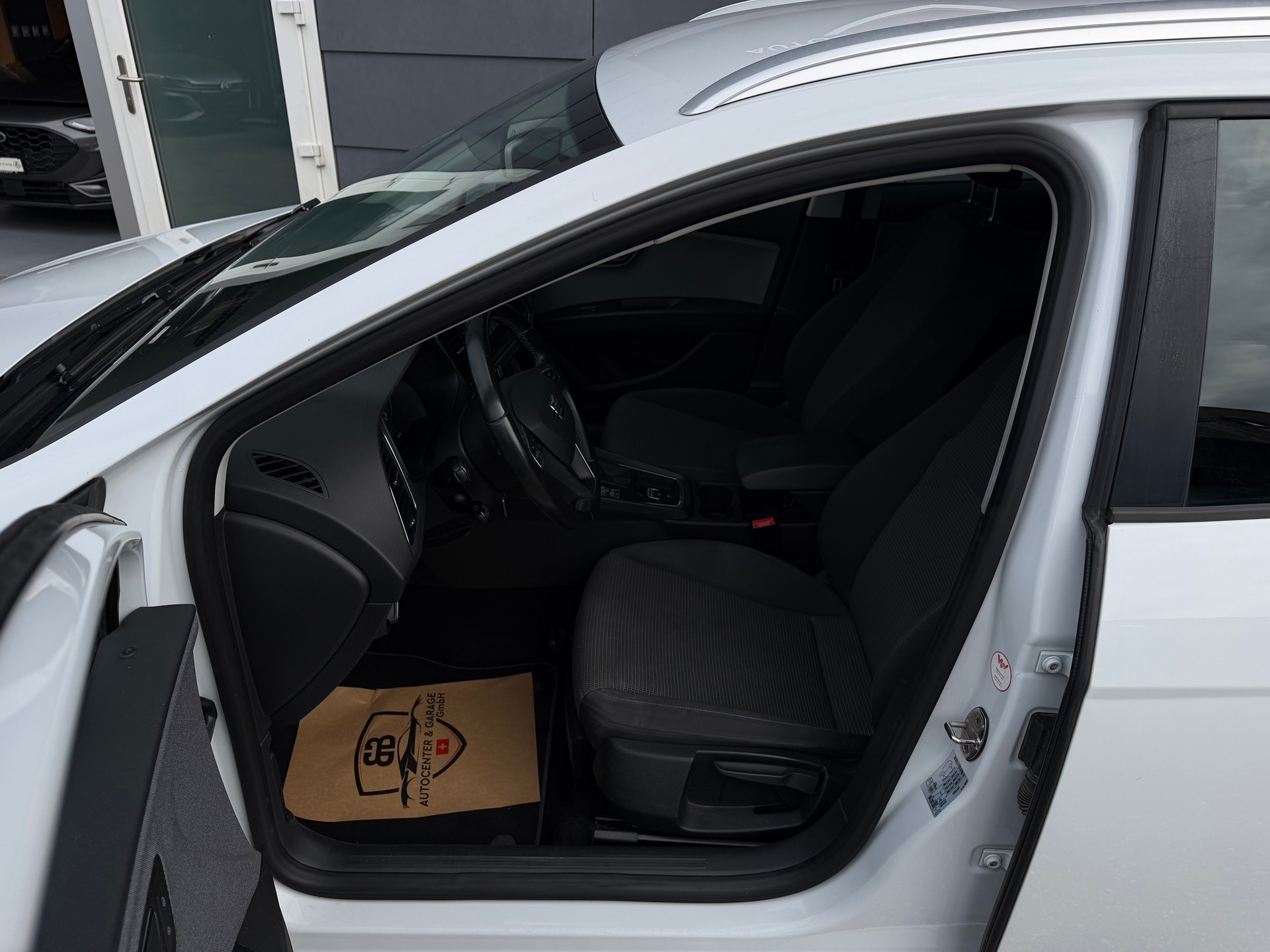 SEAT Leon ST 2.0 TDI CR Style 4Drive DSG-image-9