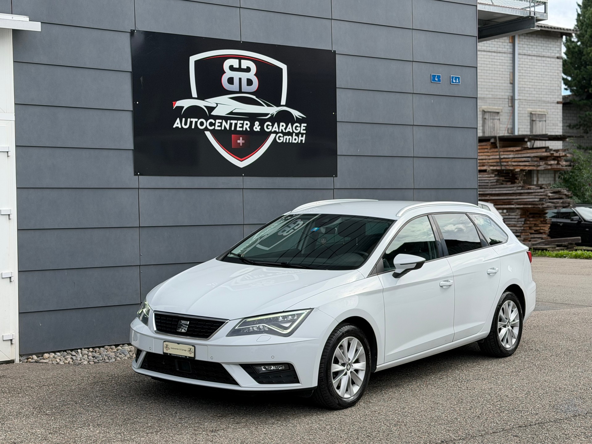 SEAT Leon ST 2.0 TDI CR Style 4Drive DSG-image-1