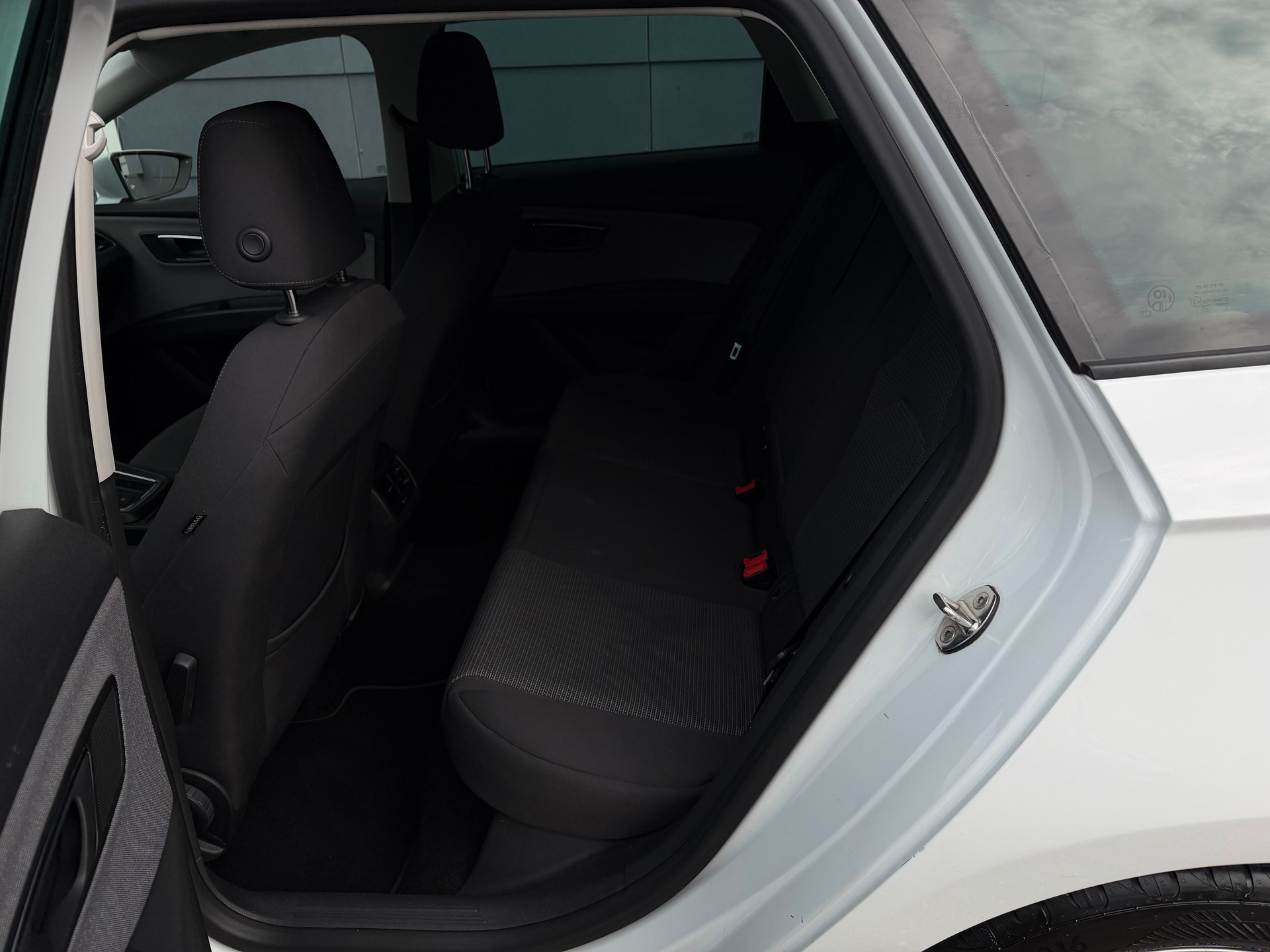 SEAT Leon ST 2.0 TDI CR Style 4Drive DSG-image-12