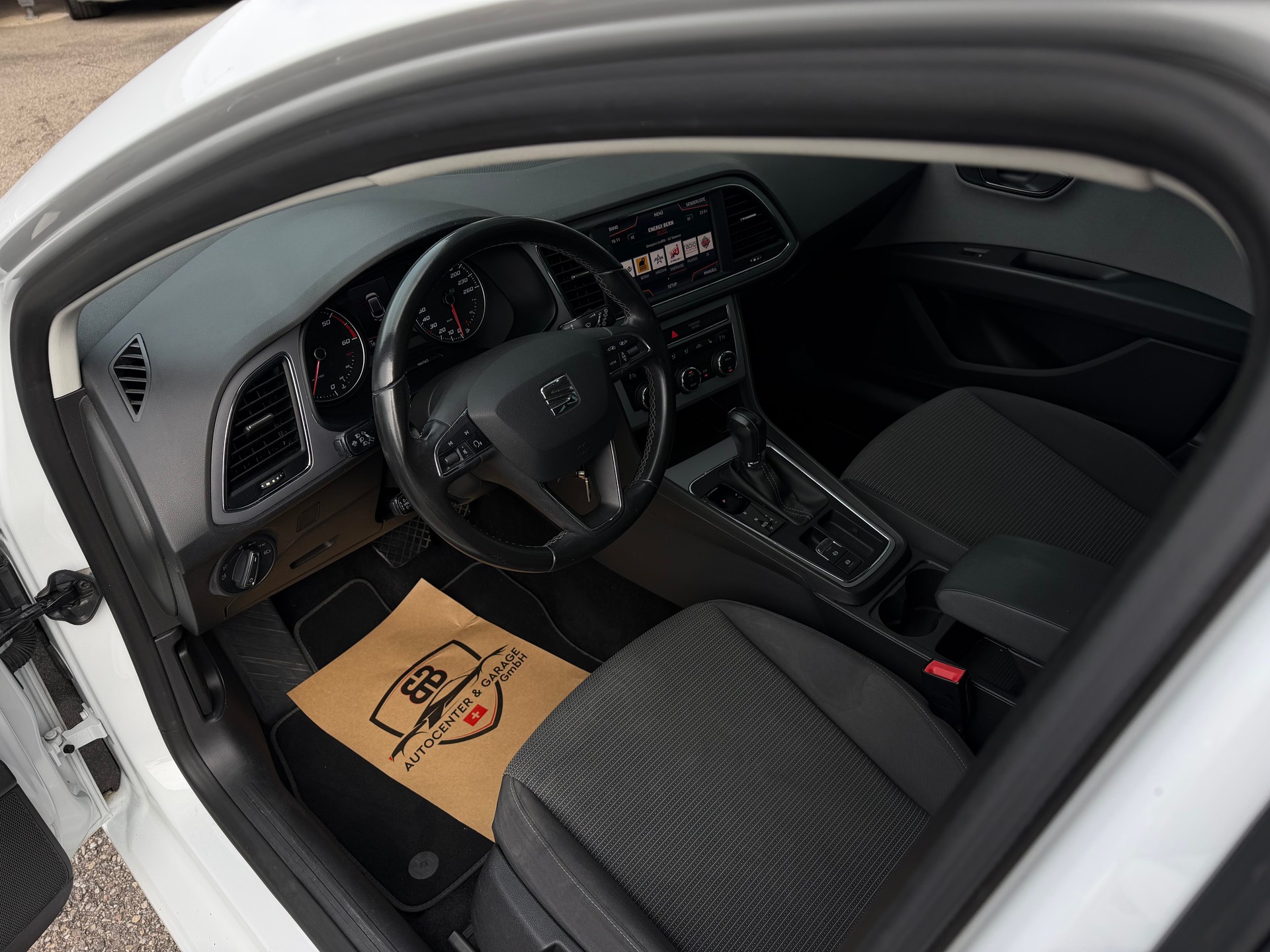 SEAT Leon ST 2.0 TDI CR Style 4Drive DSG-image-11
