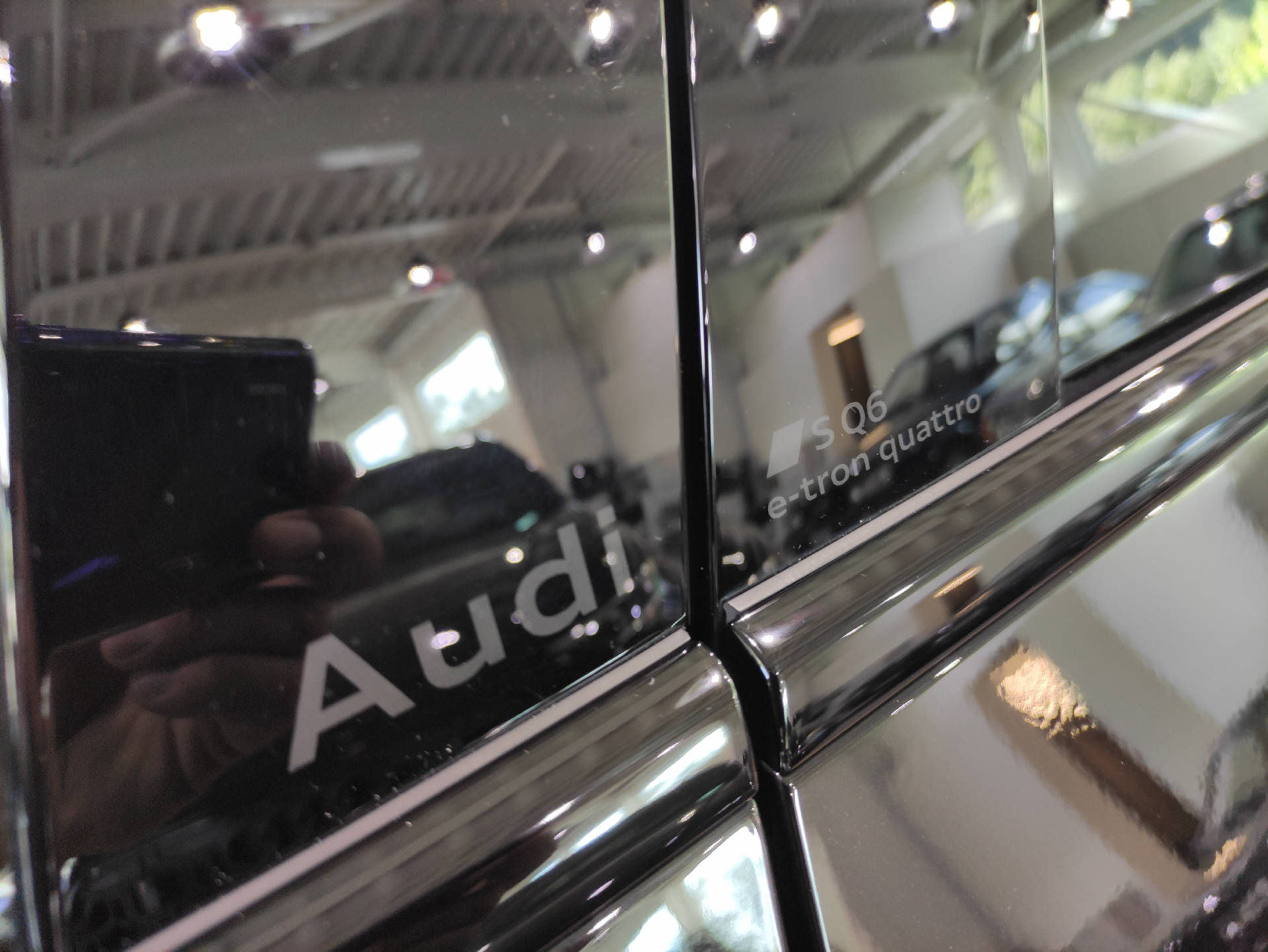 AUDI SQ6 e-tron quattro-image-2