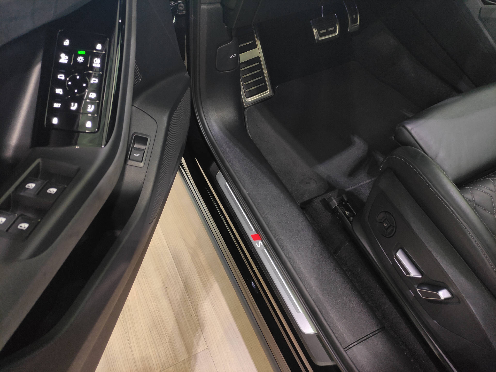 AUDI SQ6 e-tron quattro-image-5