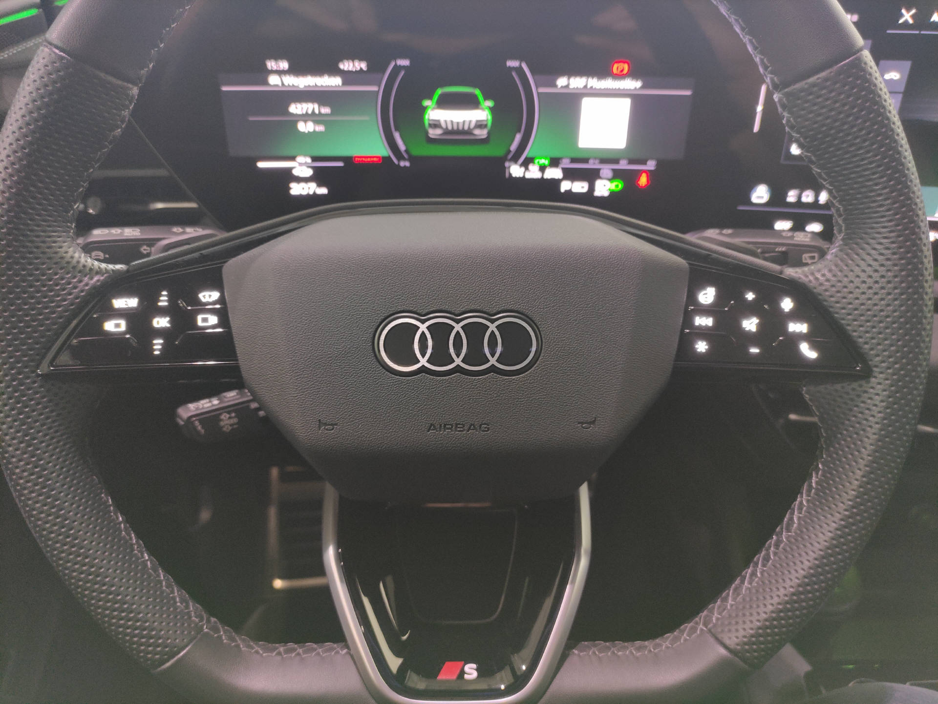 AUDI SQ6 e-tron quattro-image-7