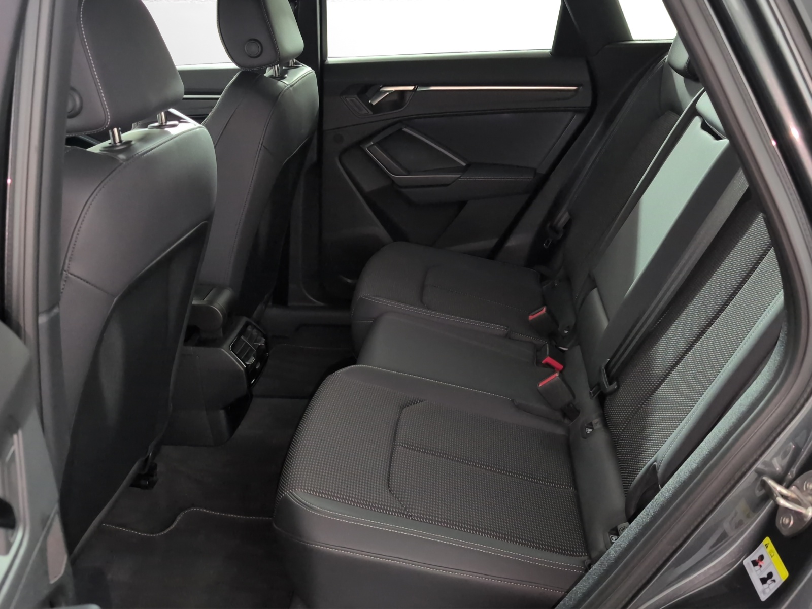 AUDI Q3 35 TFSI S line Attraction S-tronic-image-7