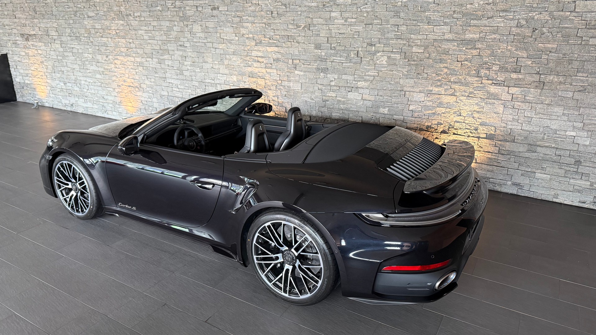 PORSCHE 911 Turbo S Cabriolet (992.2) PDK-image-2